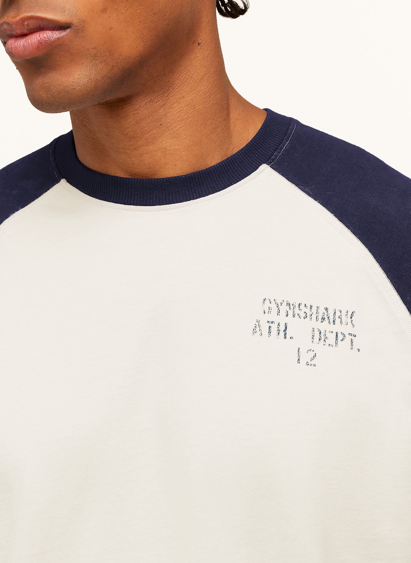 GYMSHARK Oversize-Shirt RETRO COLLEGIATE mit 3/4-Arm: CREME / DUNKELBLAU