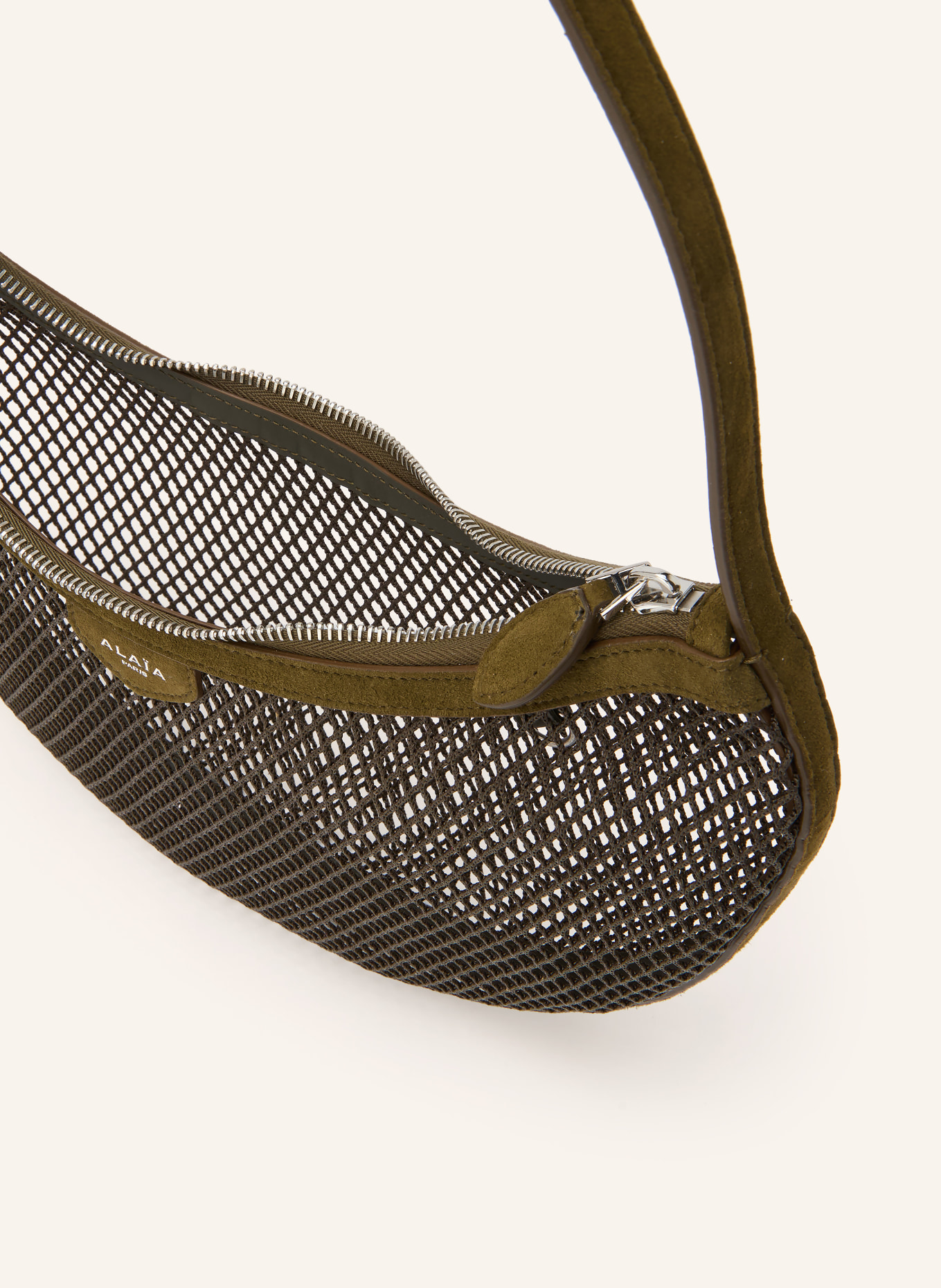 ALAÏA Schultertasche DEMI LUNE: OLIV / SILBER