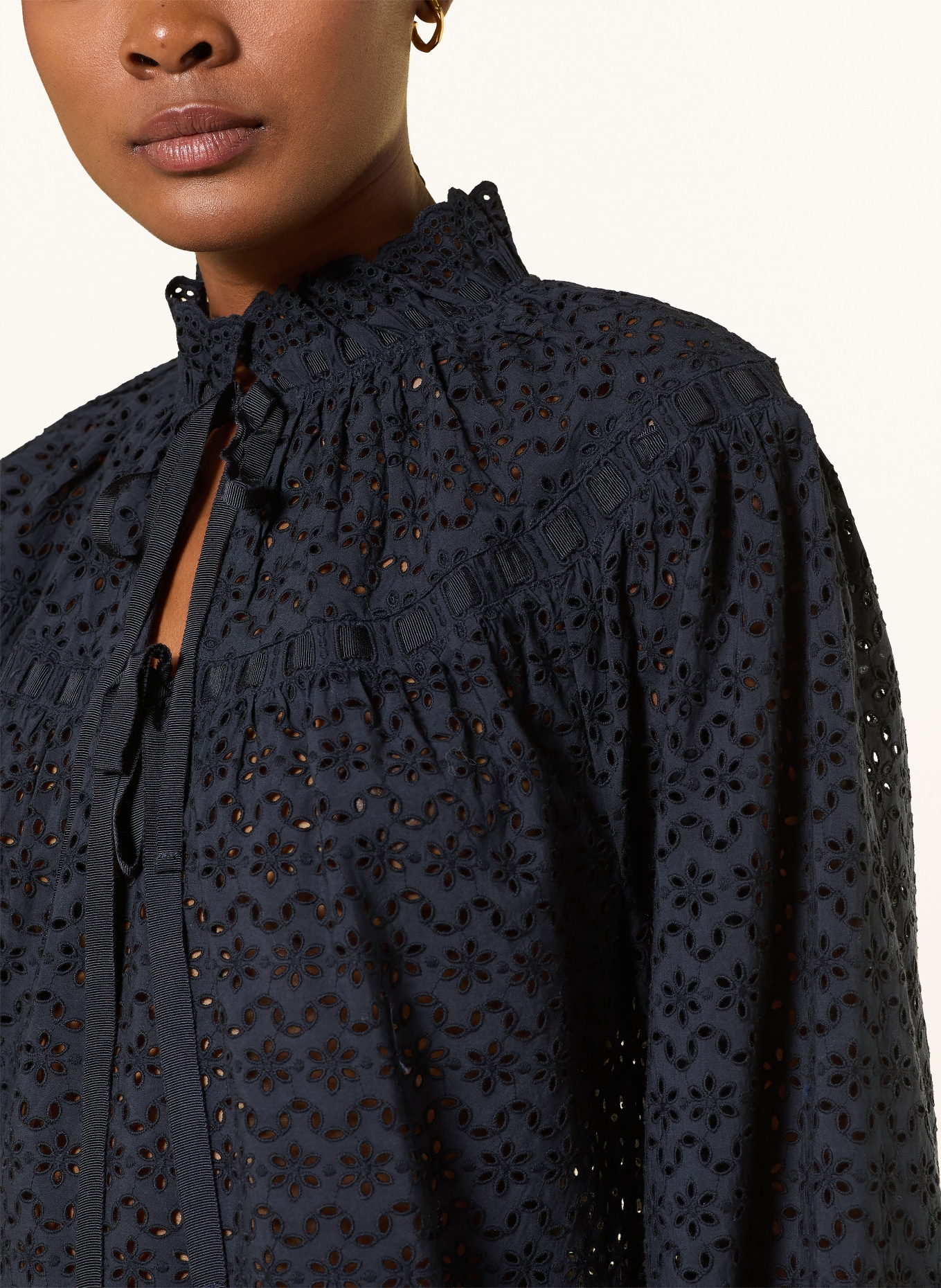 ULLA JOHNSON Blusenshirt AVELIE aus Lochspitze: DUNKELBLAU