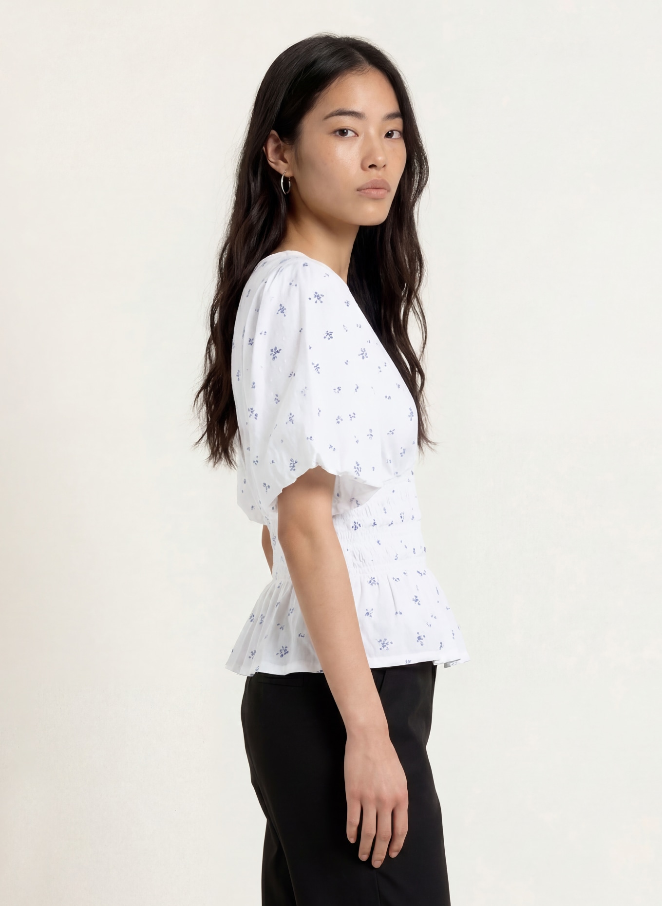 NEO NOIR Blusenshirt SAPURA: WEISS / BLAU