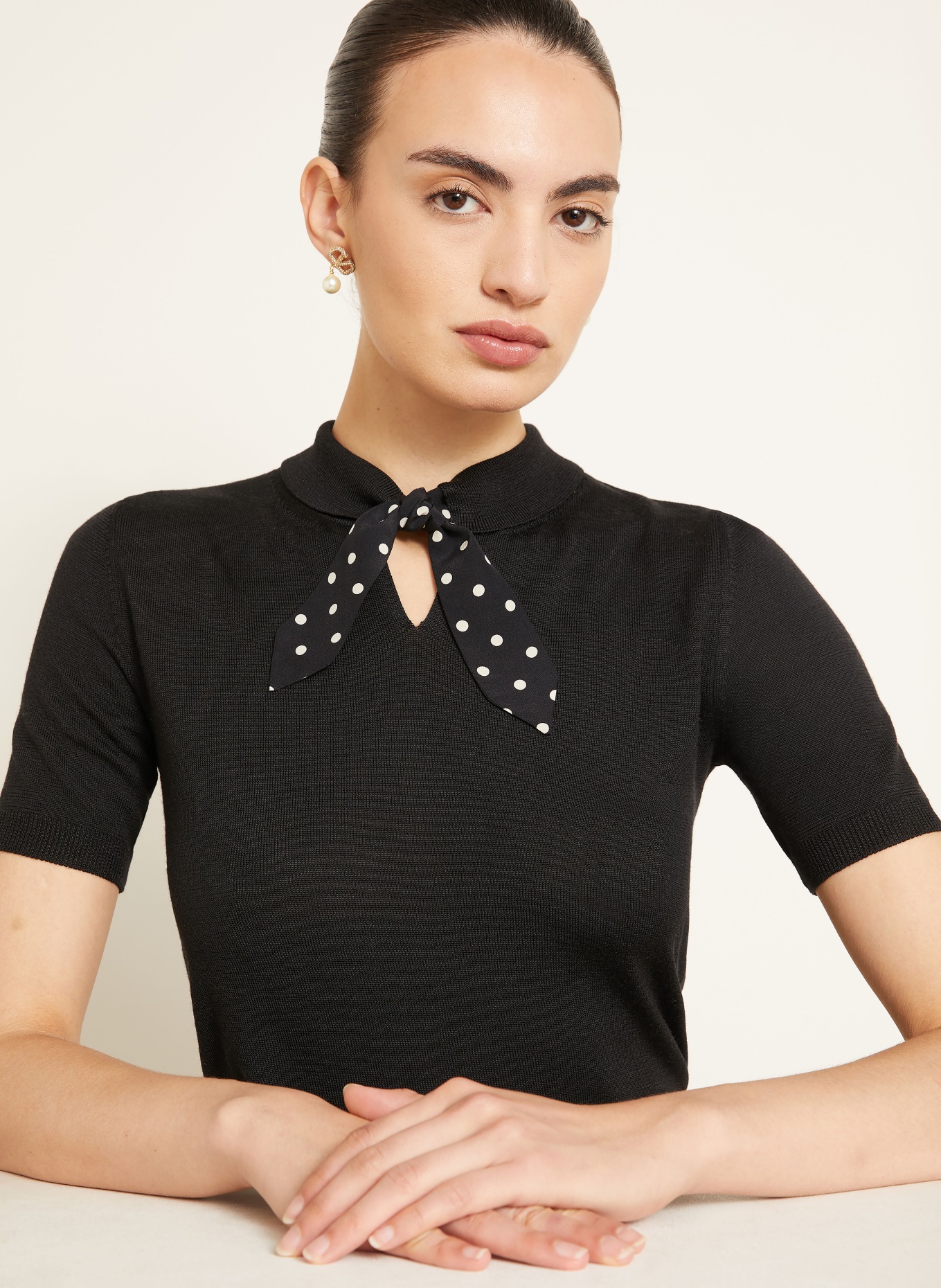 VALENTINO Knit shirt with bow tie: BLACK / CREAM