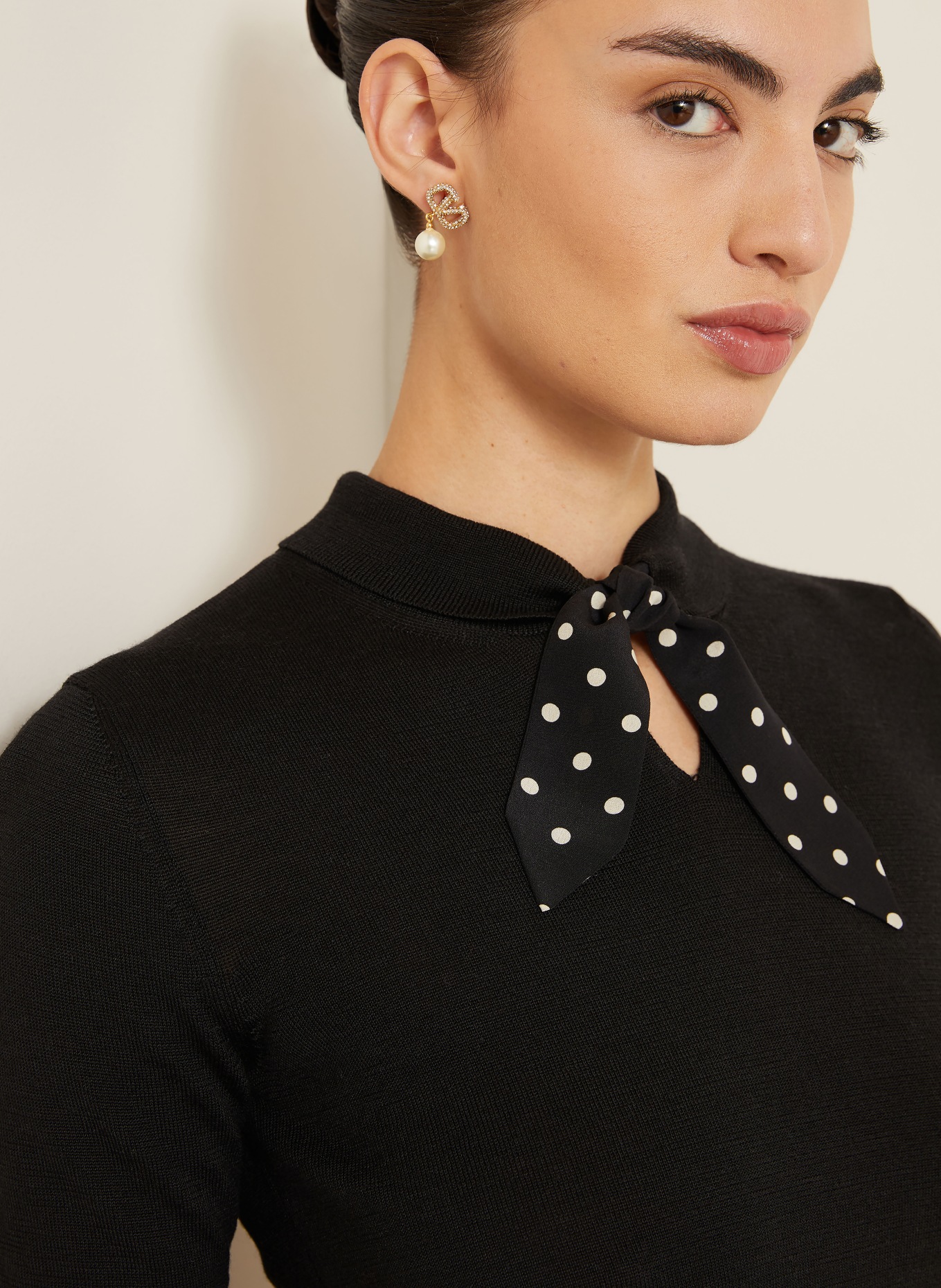 VALENTINO Knit shirt with bow tie: BLACK / CREAM