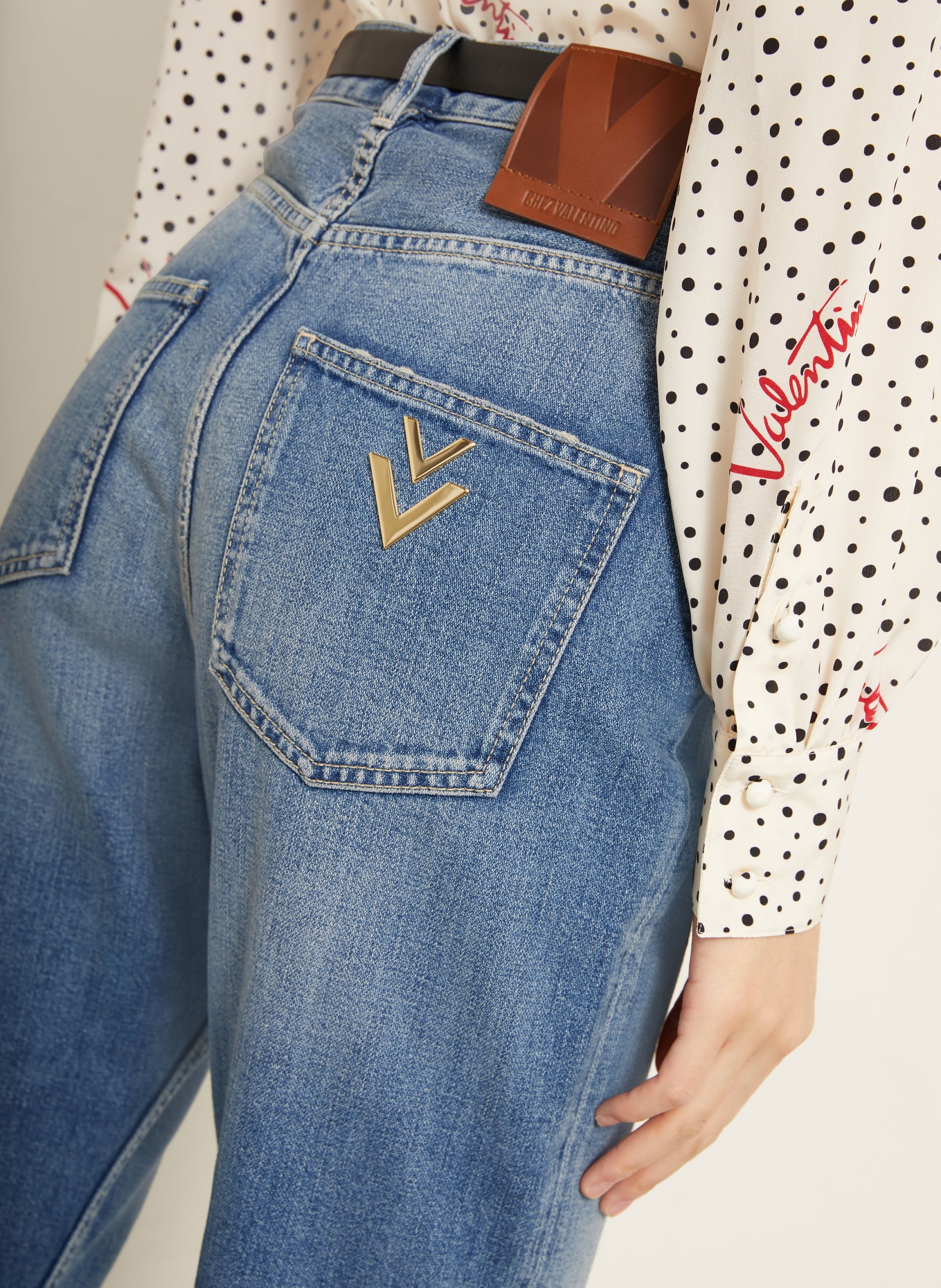 VALENTINO Cropped jeans SOLID: 558 MEDIUM BLUE DENIM