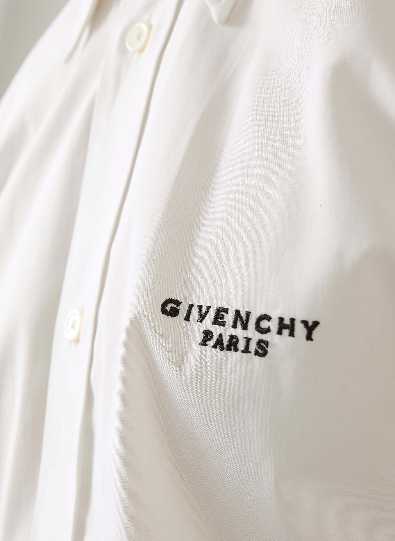 GIVENCHY Regular Fit Shirt: WHITE / BLACK