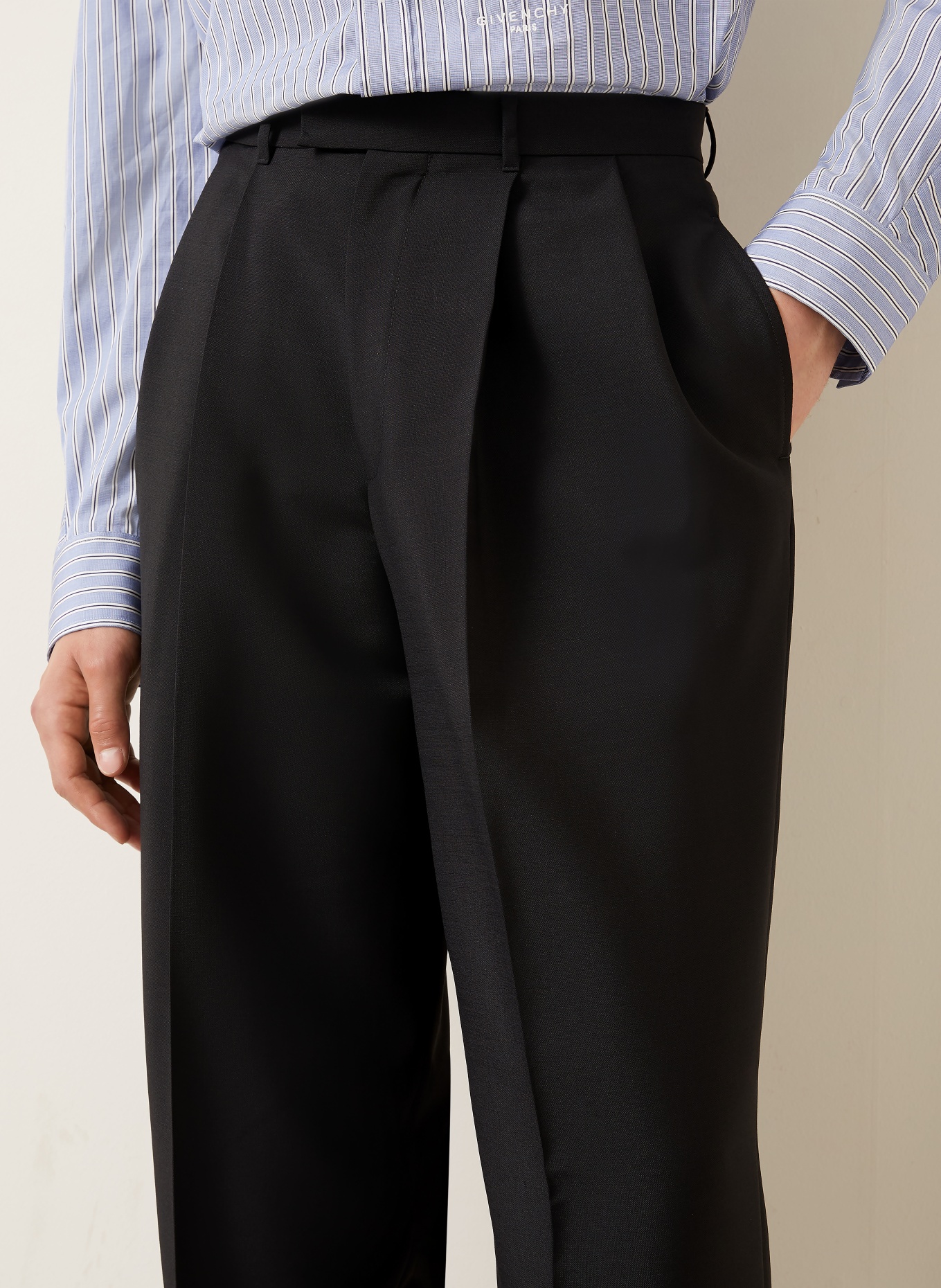 GIVENCHY Spodnie do garnituru o regularnym kroju: CZARNY