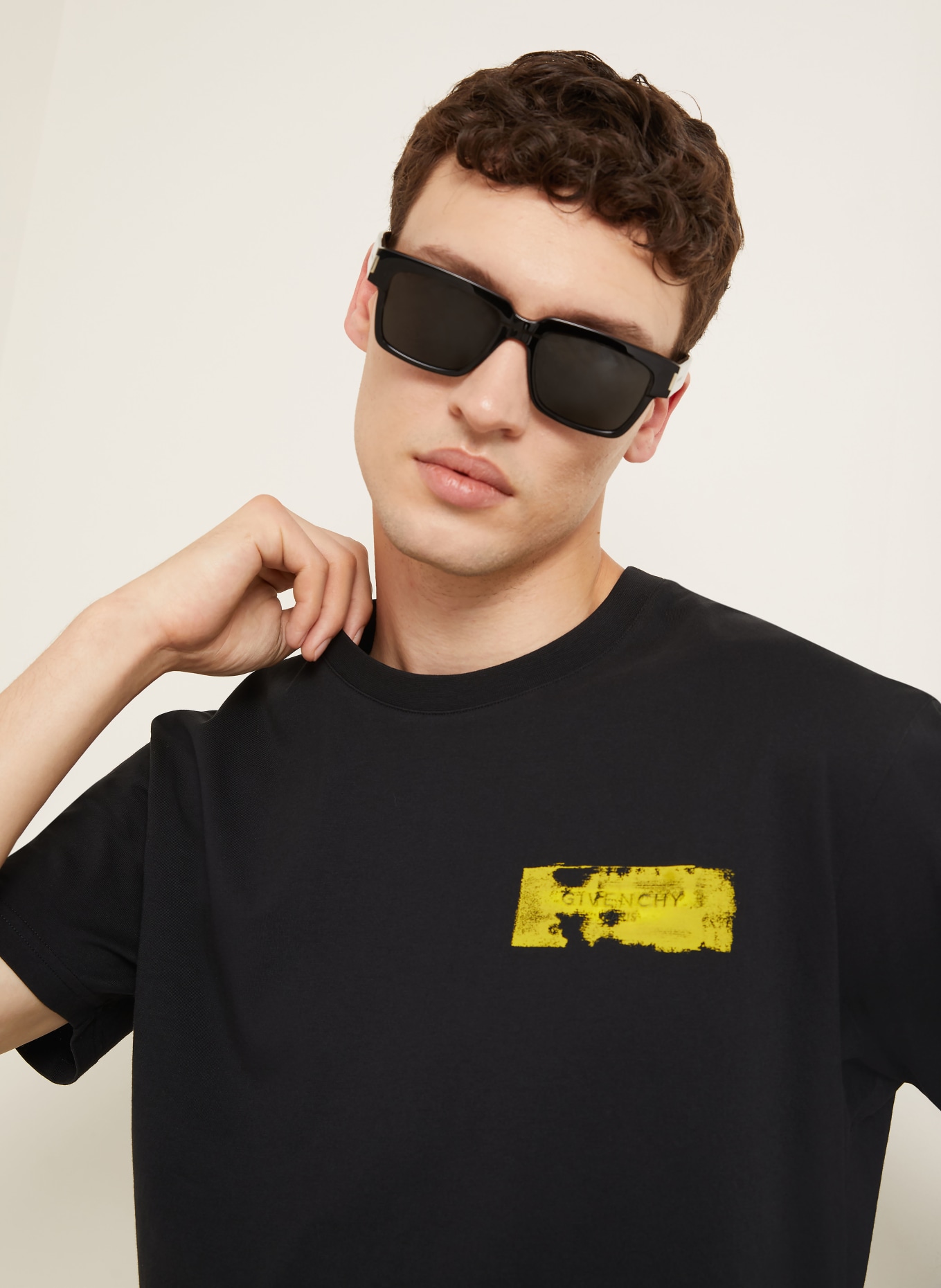 GIVENCHY T-shirt: BLACK / YELLOW