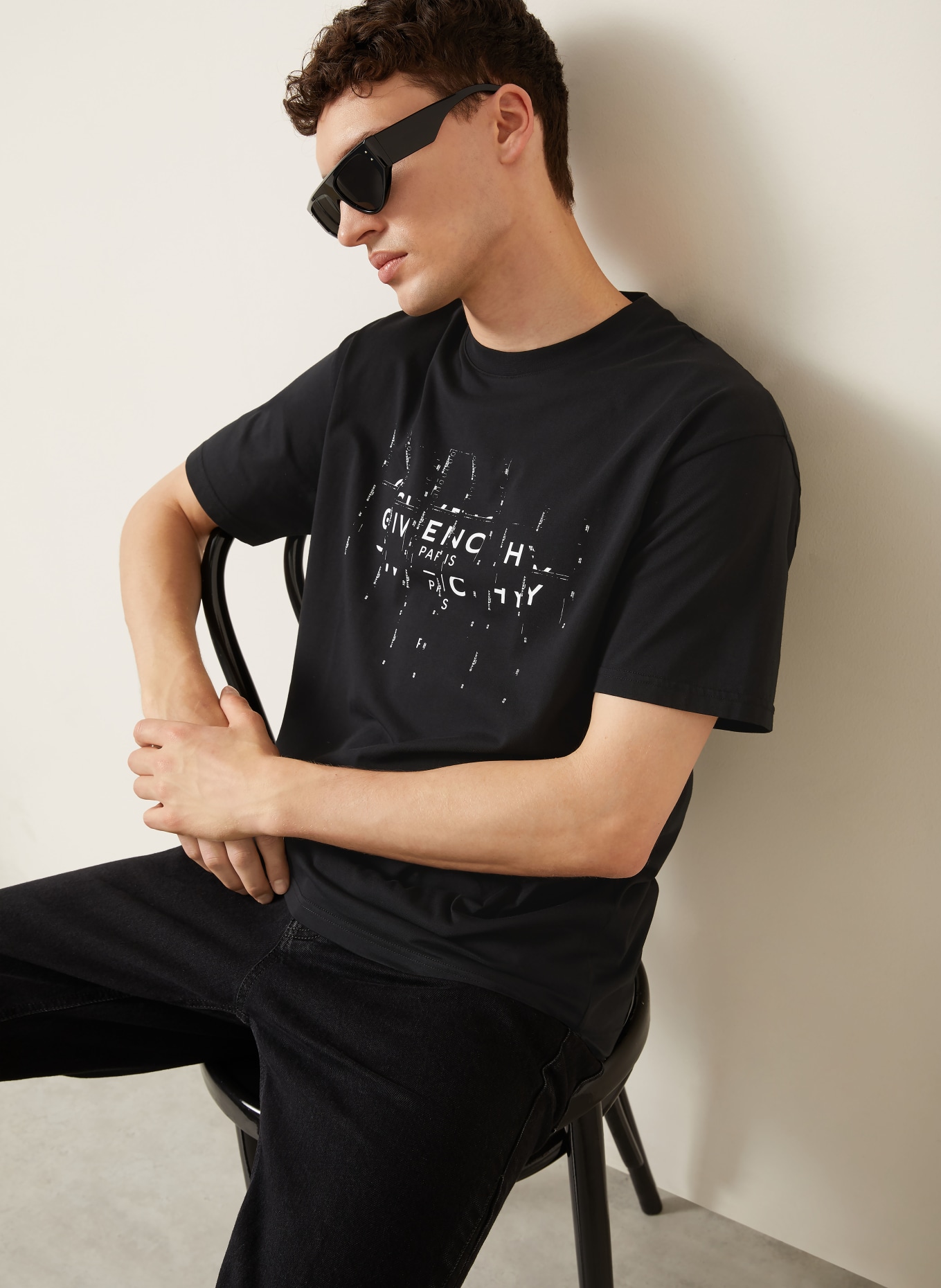 GIVENCHY T-shirt: BLACK