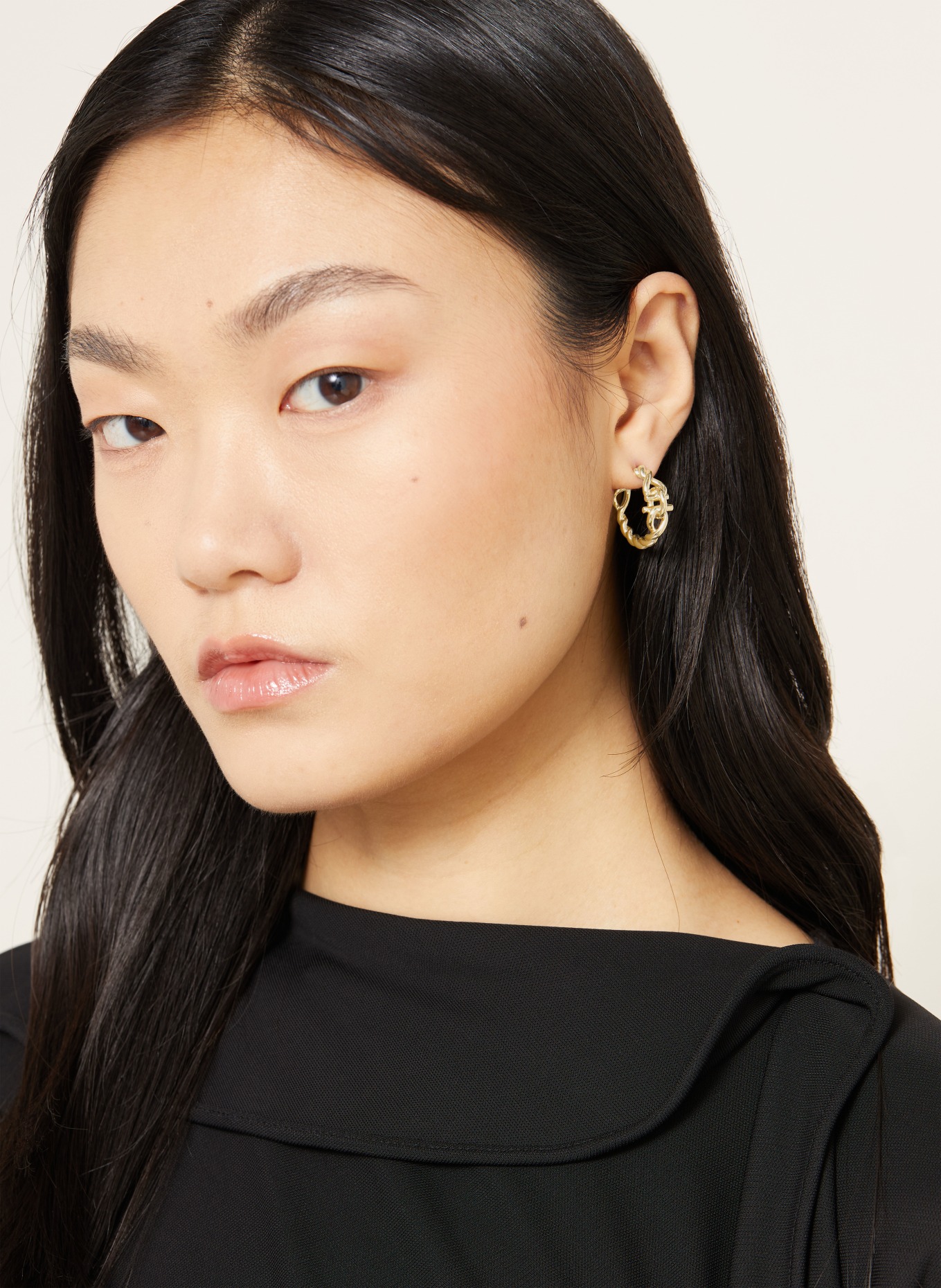 FERRAGAMO GANCINI TORCHON Hoop Earrings: GOLD