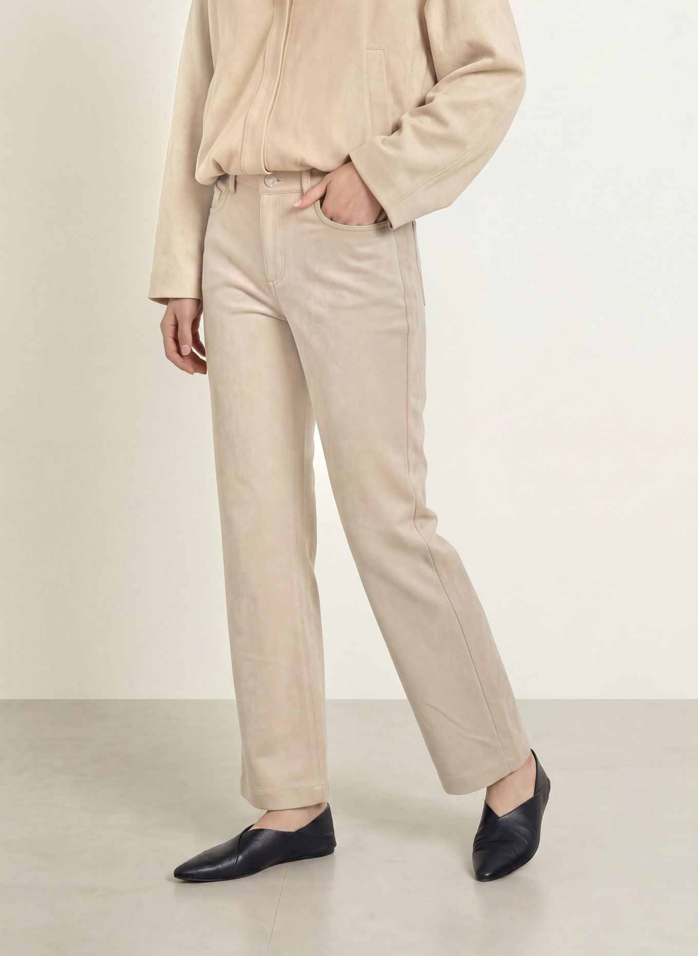 comma Hose in Lederoptik: BEIGE