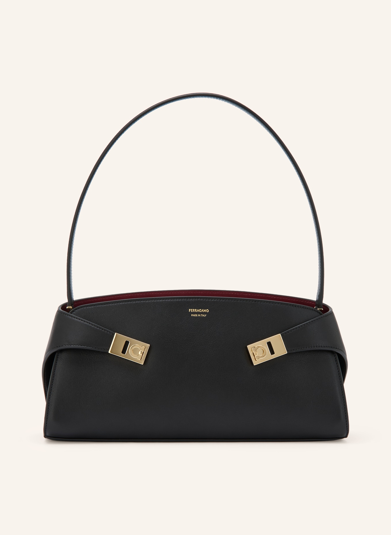 FERRAGAMO Schultertasche HUG EAST WEST: SCHWARZ / GOLD