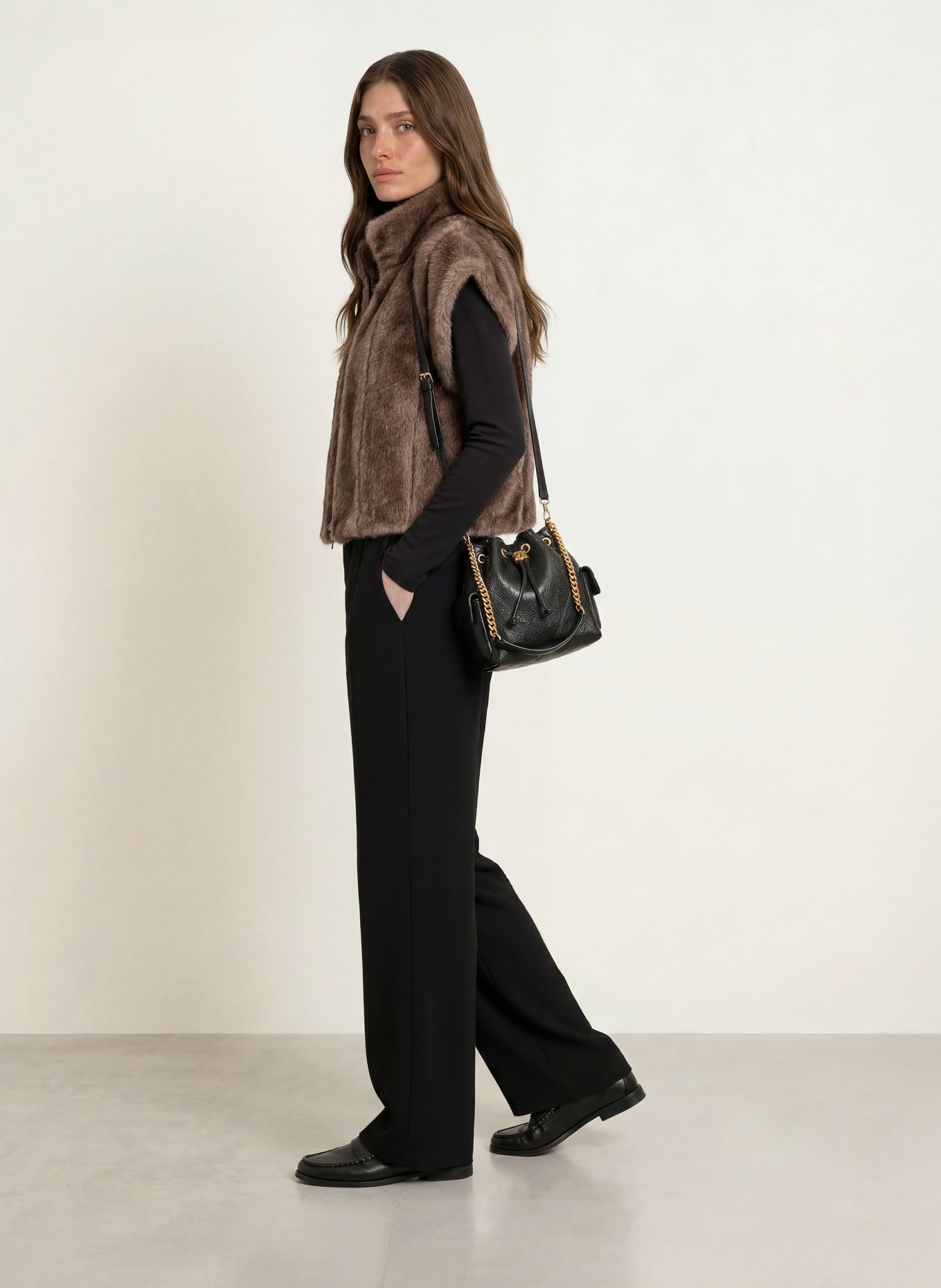 BETTA CORRADI Faux fur vest: BROWN / LIGHT BROWN