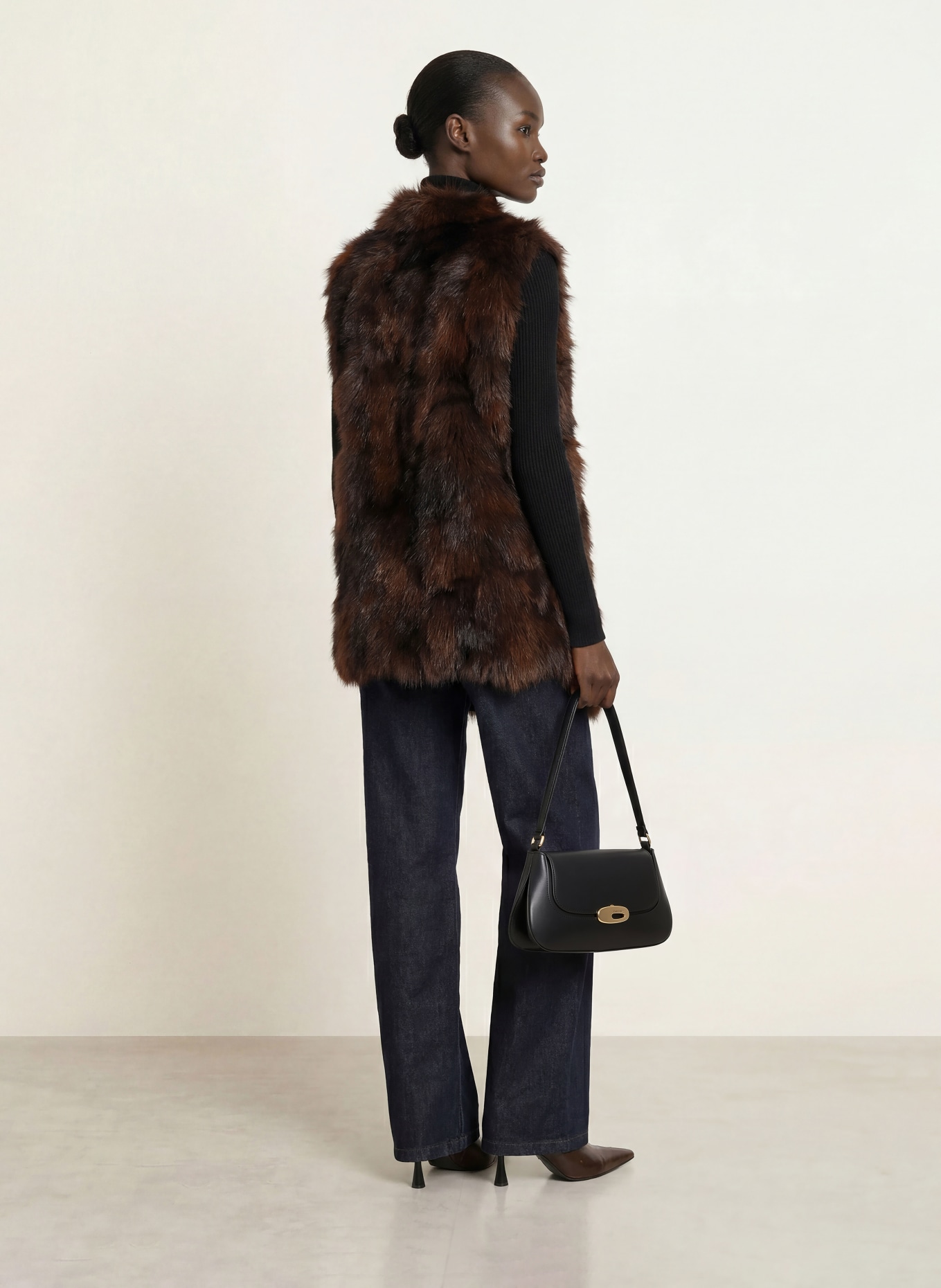 BETTA CORRADI Faux fur vest: DARK BROWN / BROWN