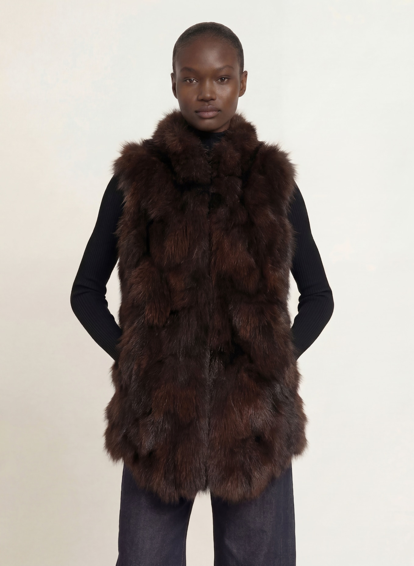 BETTA CORRADI Faux fur vest: DARK BROWN / BROWN