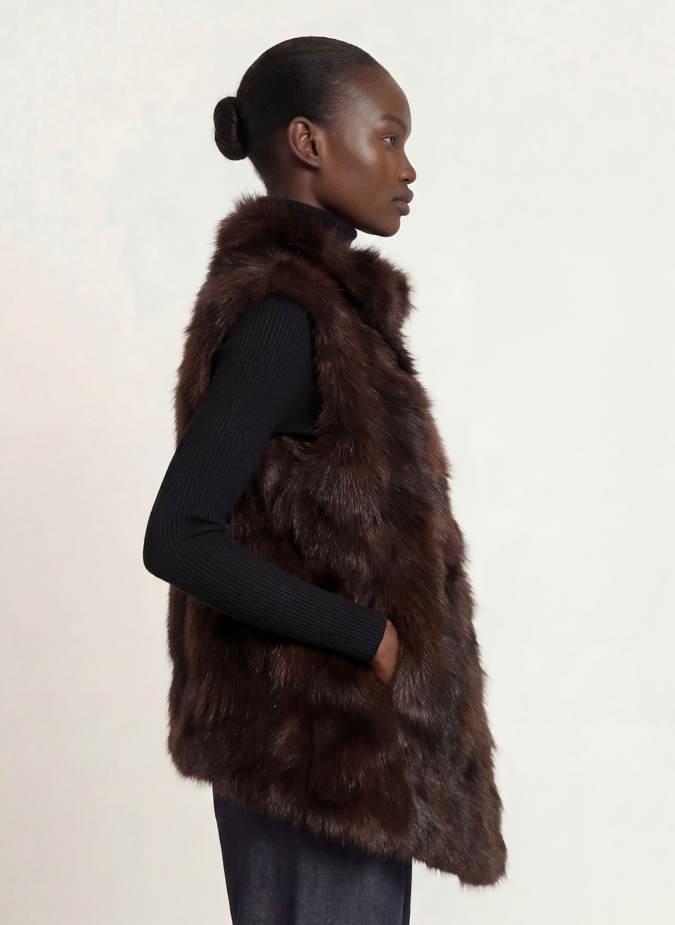 BETTA CORRADI Faux fur vest: DARK BROWN / BROWN