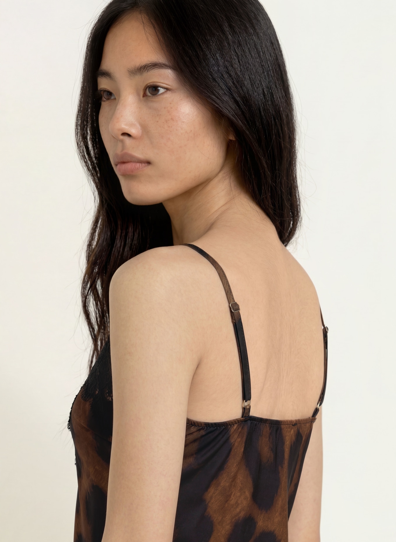 miss goodlife Satinkleid: SCHWARZ / BRAUN