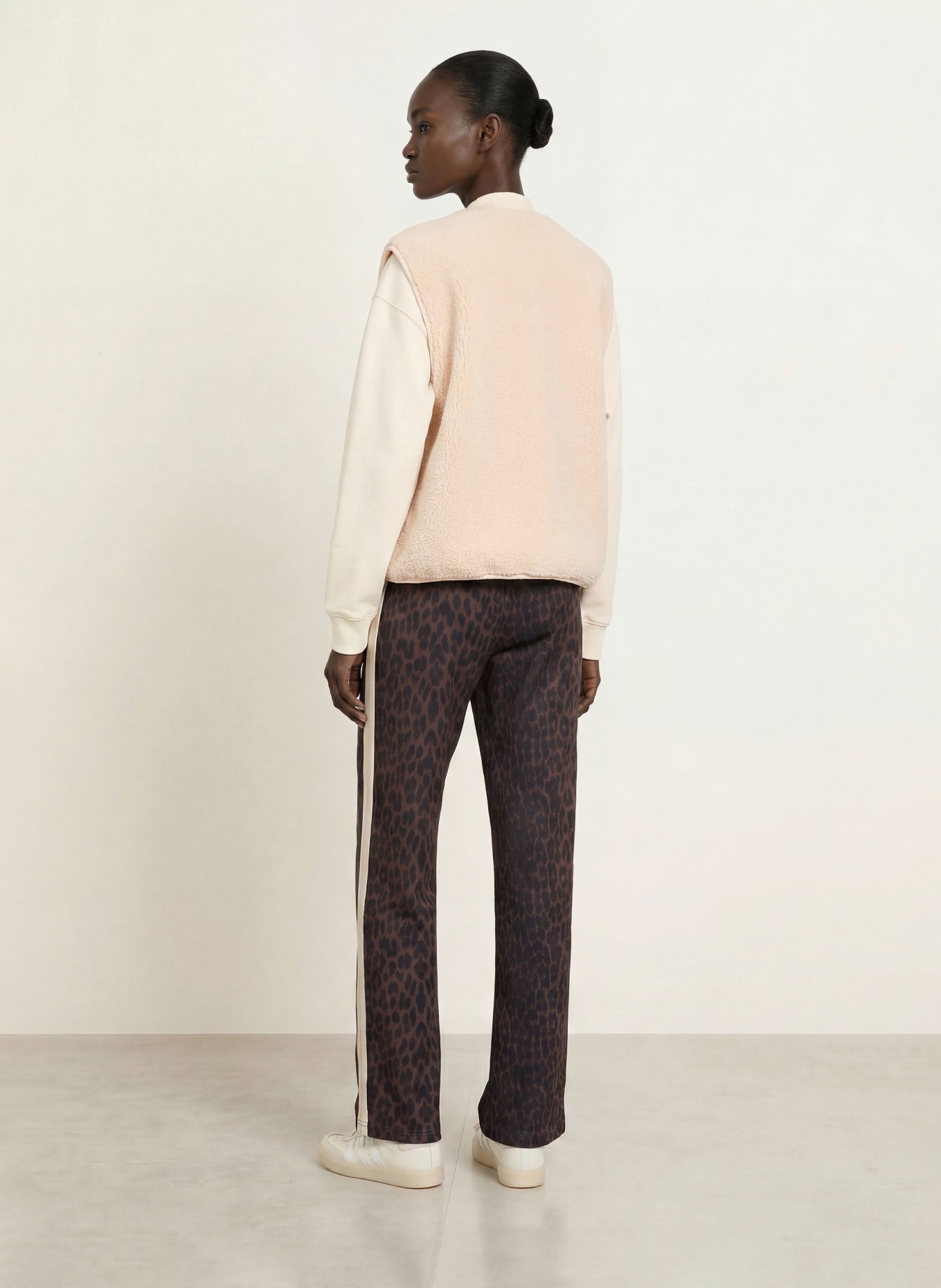 OH APRIL MAGNOLIA Teddy Fur Vest: CREAM