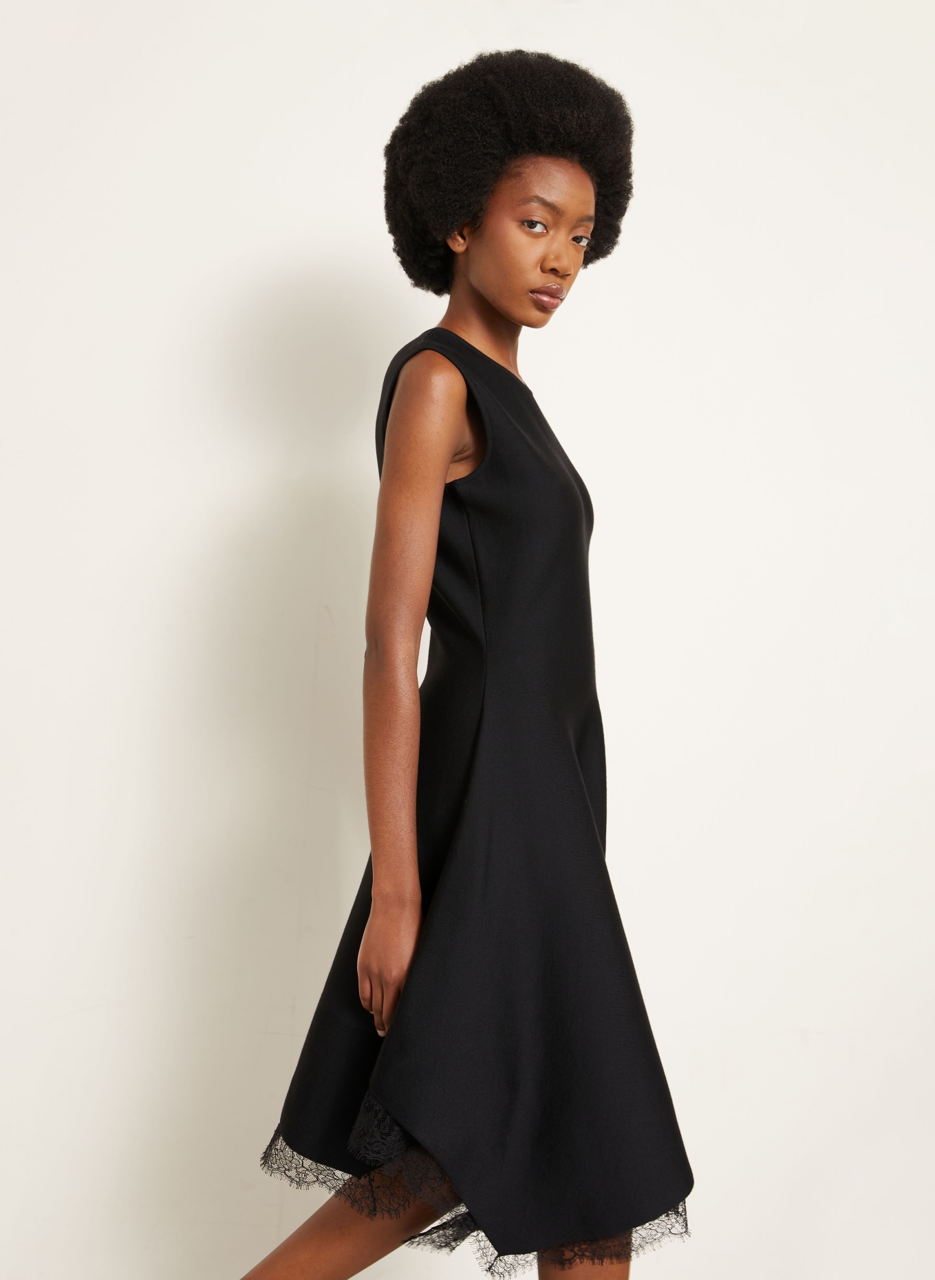McQUEEN Robe en maille avec de la dentelle: NOIR