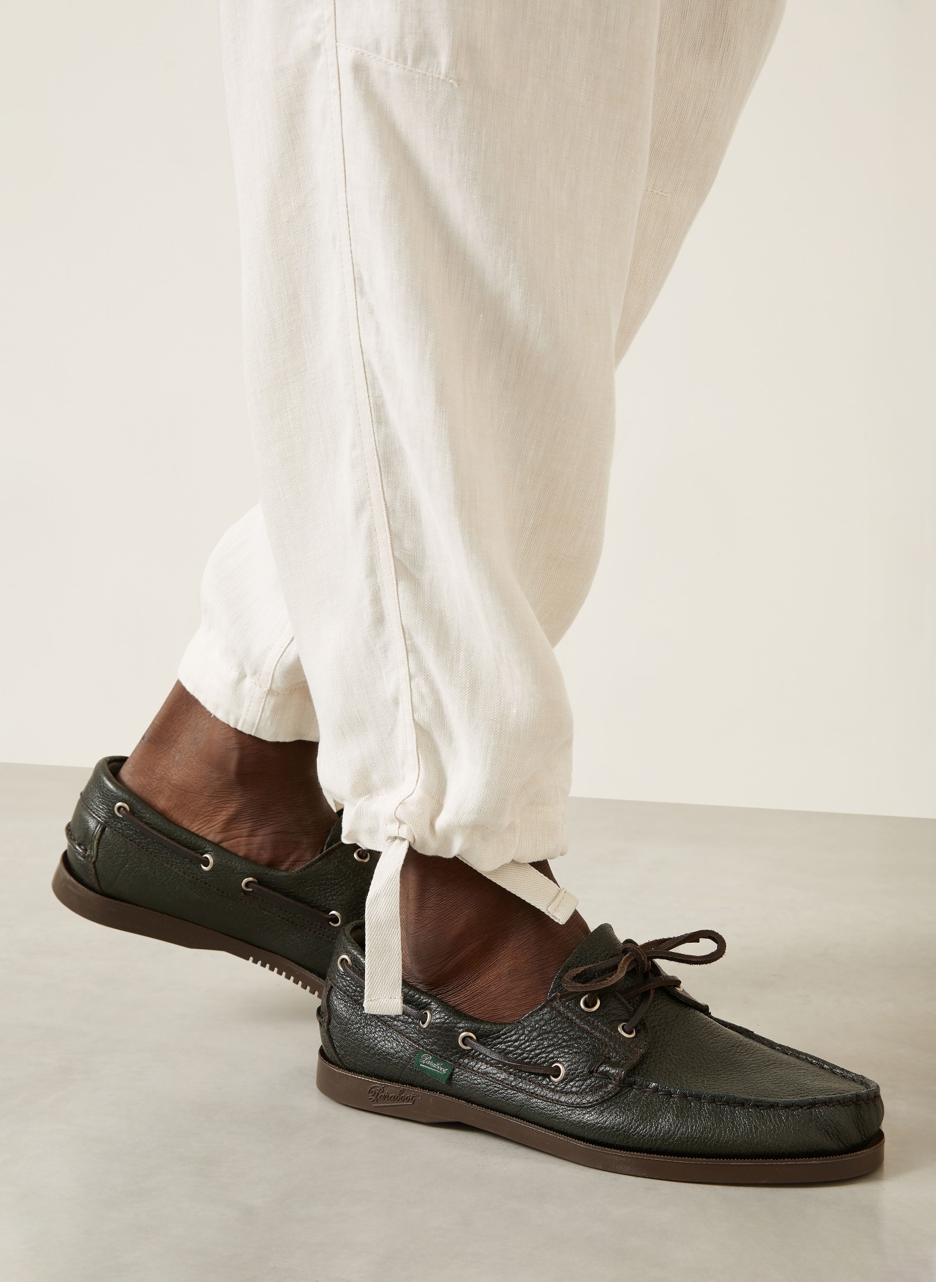 BRUNELLO CUCINELLI Spodnie lniane o kroju regular fit: KREMOWY