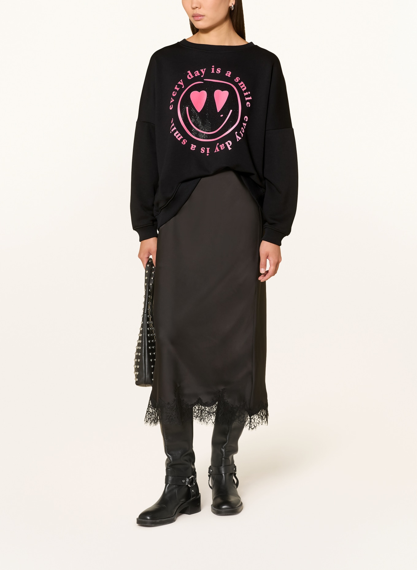 miss goodlife Sweatshirt with Rhinestones: BLACK / PINK
