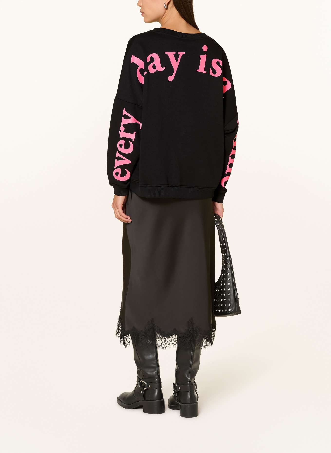miss goodlife Sweatshirt with Rhinestones: BLACK / PINK