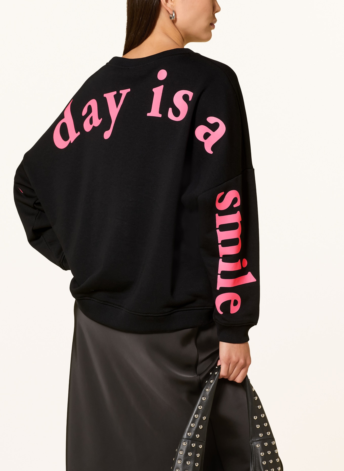 miss goodlife Sweatshirt with Rhinestones: BLACK / PINK