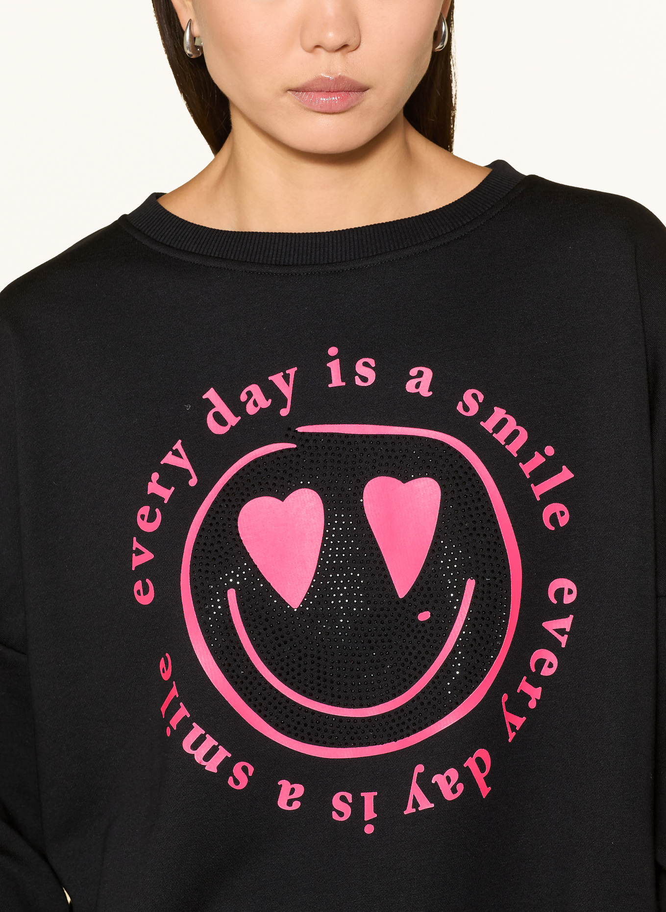 miss goodlife Sweatshirt with Rhinestones: BLACK / PINK