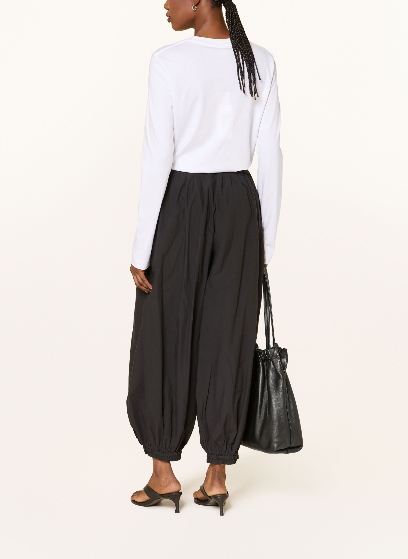 ARKET 7/8-length trousers: BLACK