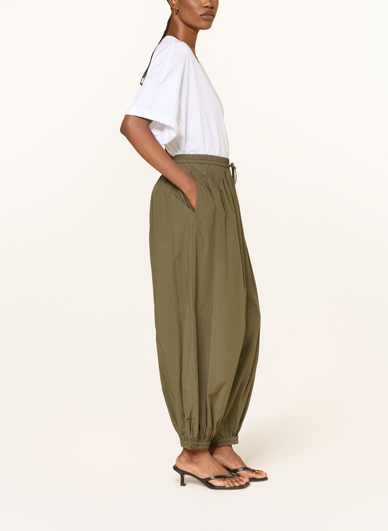 ARKET 7/8-length trousers: OLIVE