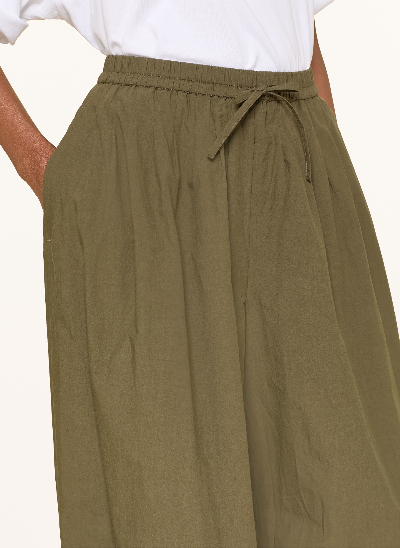 ARKET 7/8-length trousers: OLIVE