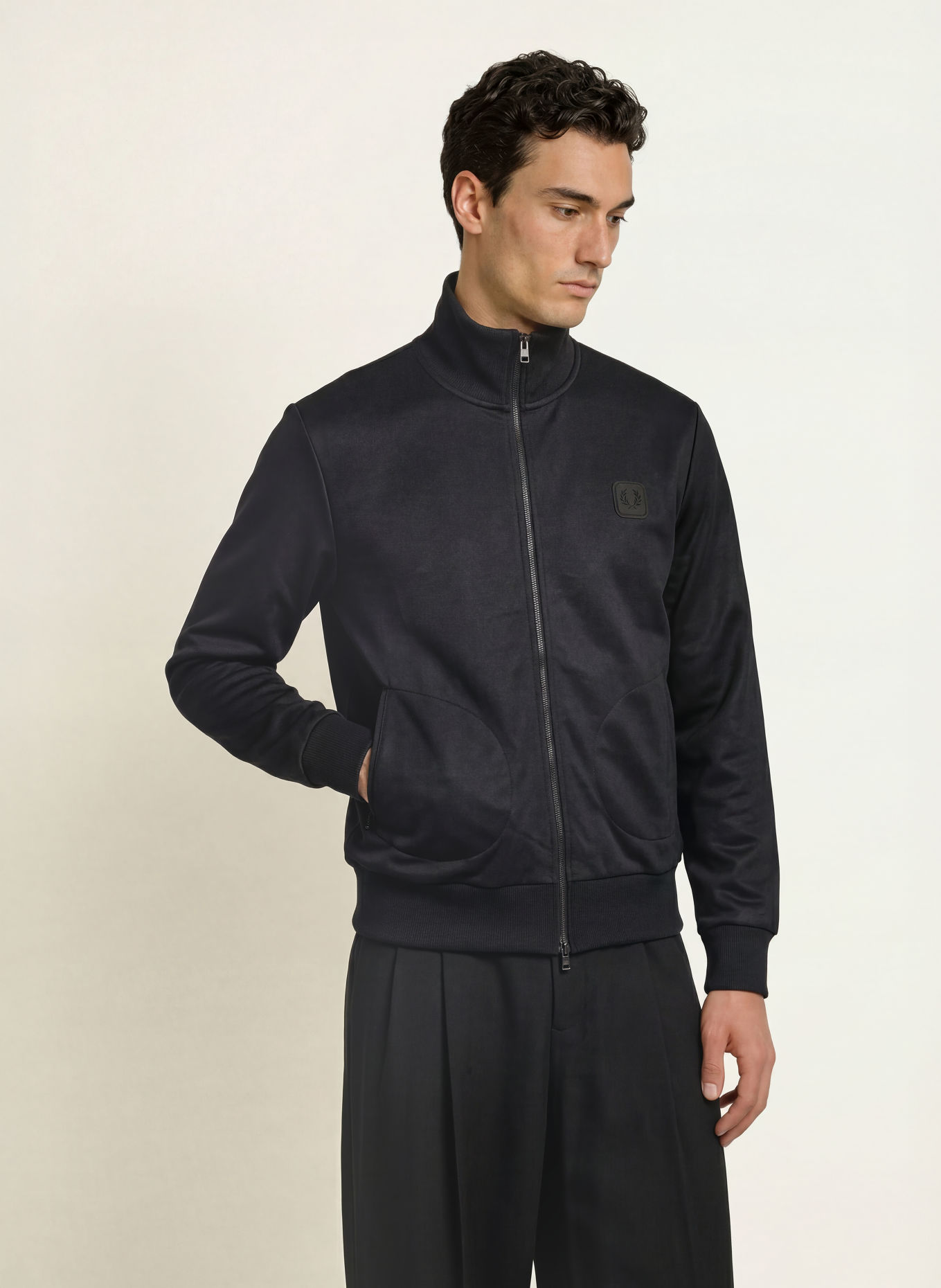FRED PERRY Sweatjacke: SCHWARZ