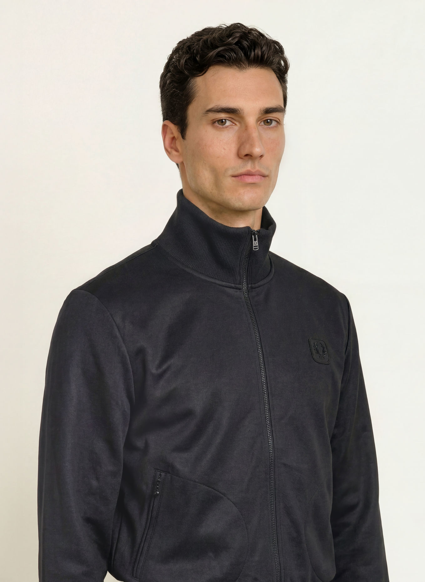 FRED PERRY Sweatjacke: SCHWARZ
