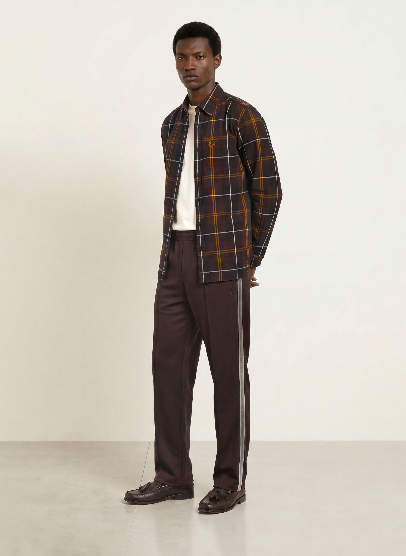 FRED PERRY Hemd Comfort Fit: DUNKELBRAUN / WEISS / SCHWARZ
