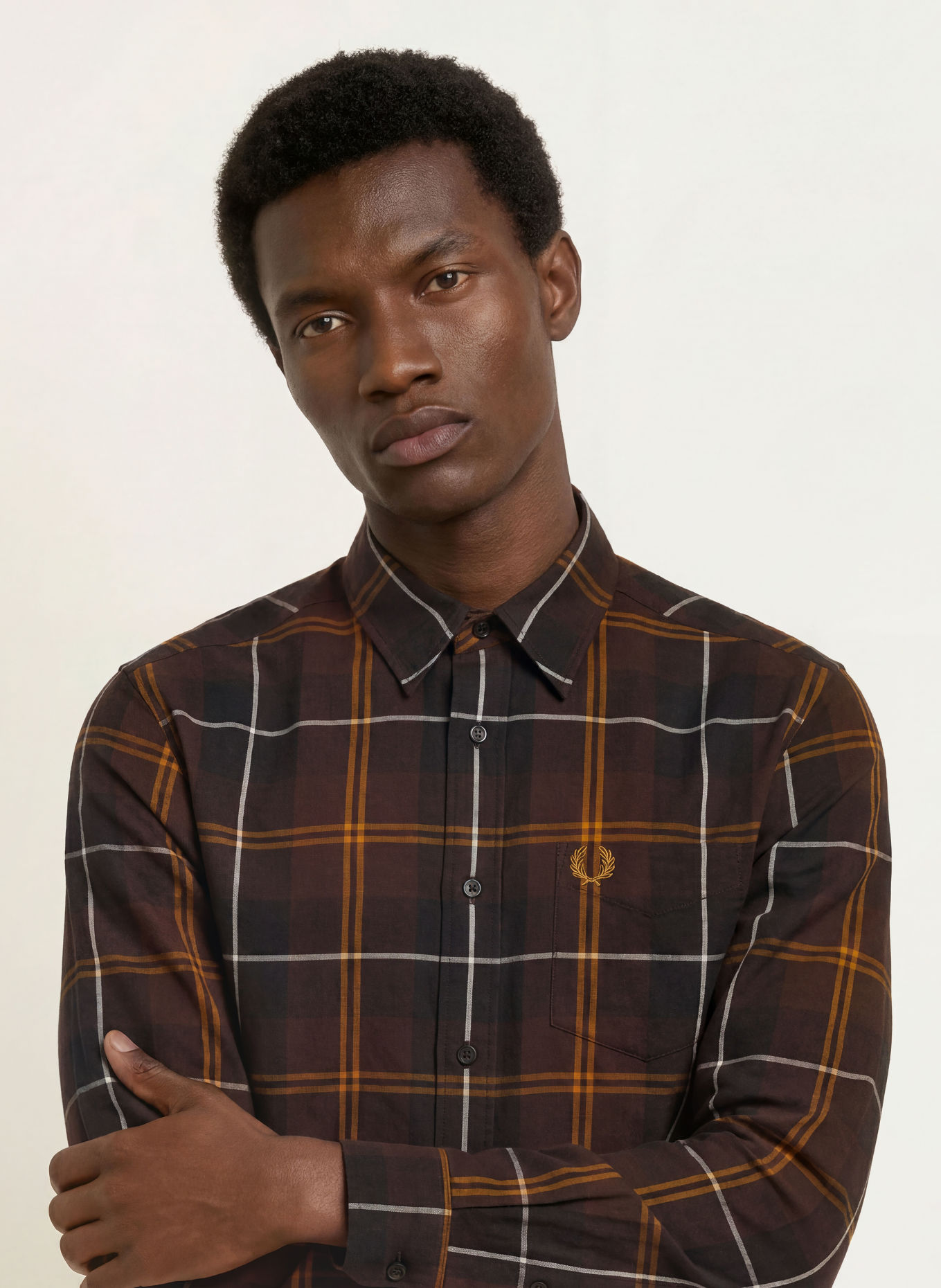 FRED PERRY Hemd Comfort Fit: DUNKELBRAUN / WEISS / SCHWARZ