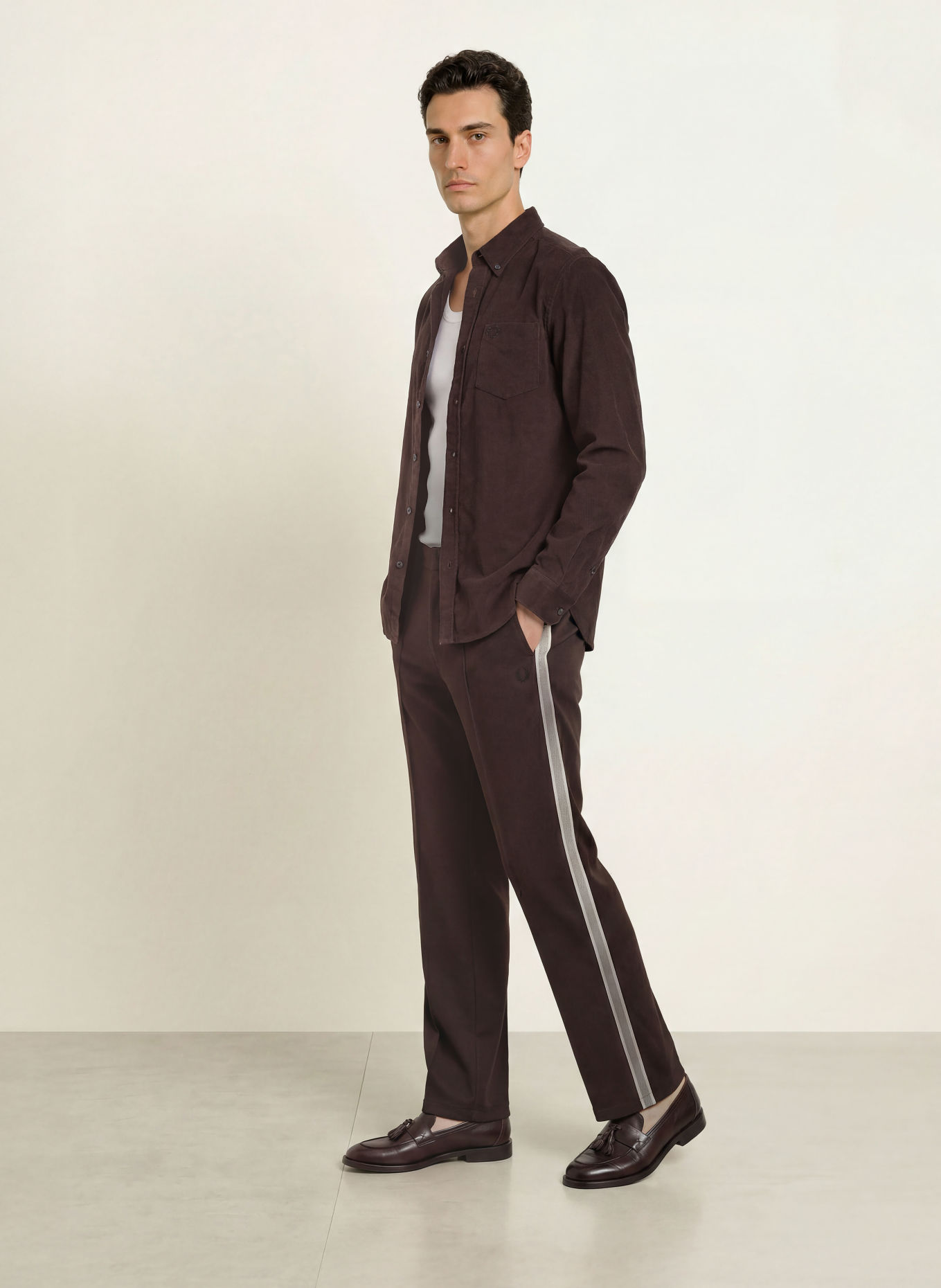 FRED PERRY Cordhemd Slim Fit: DUNKELBRAUN