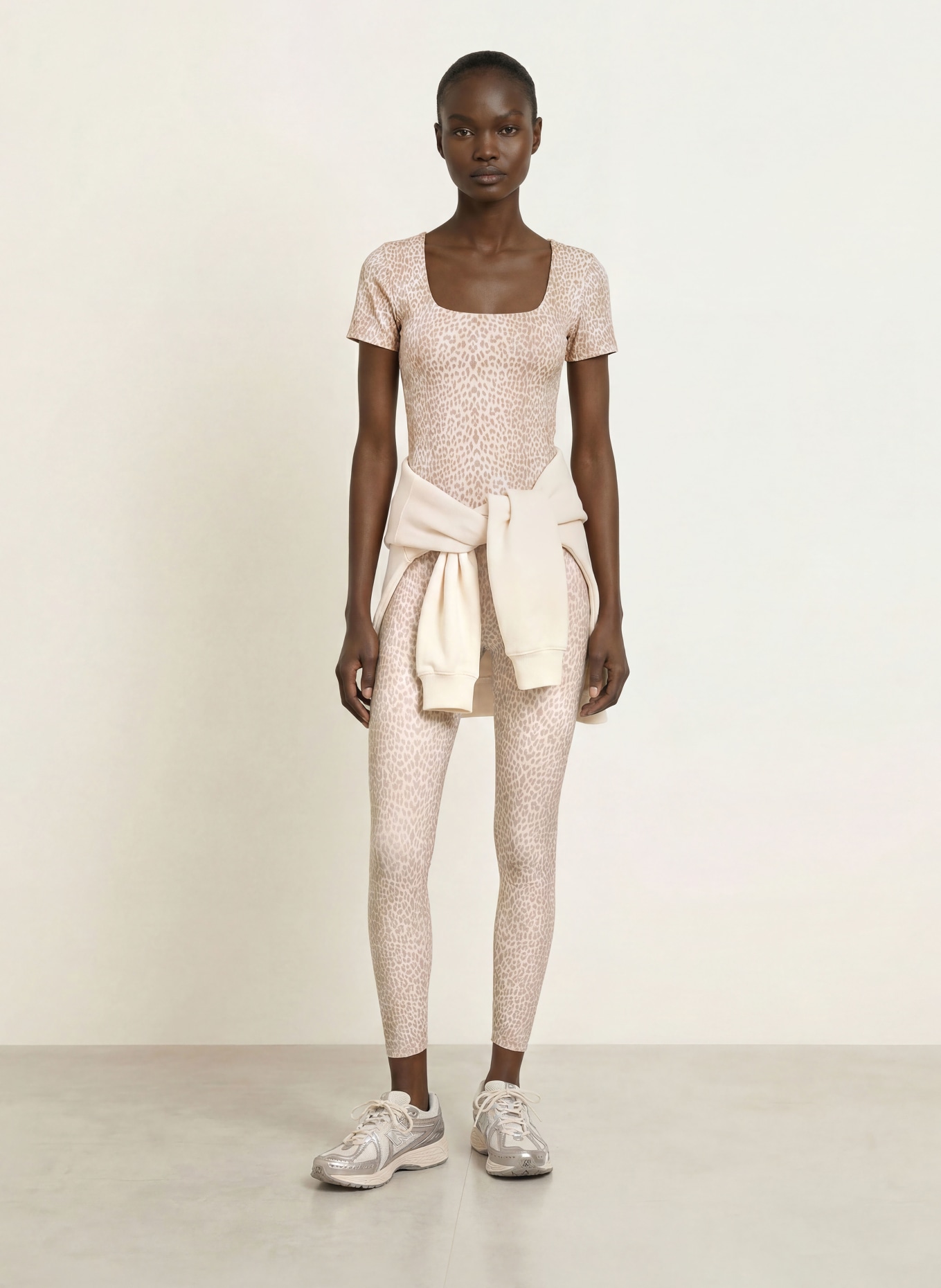 OH APRIL KALINA T-shirt: BEIGE / BROWN / TAUPE