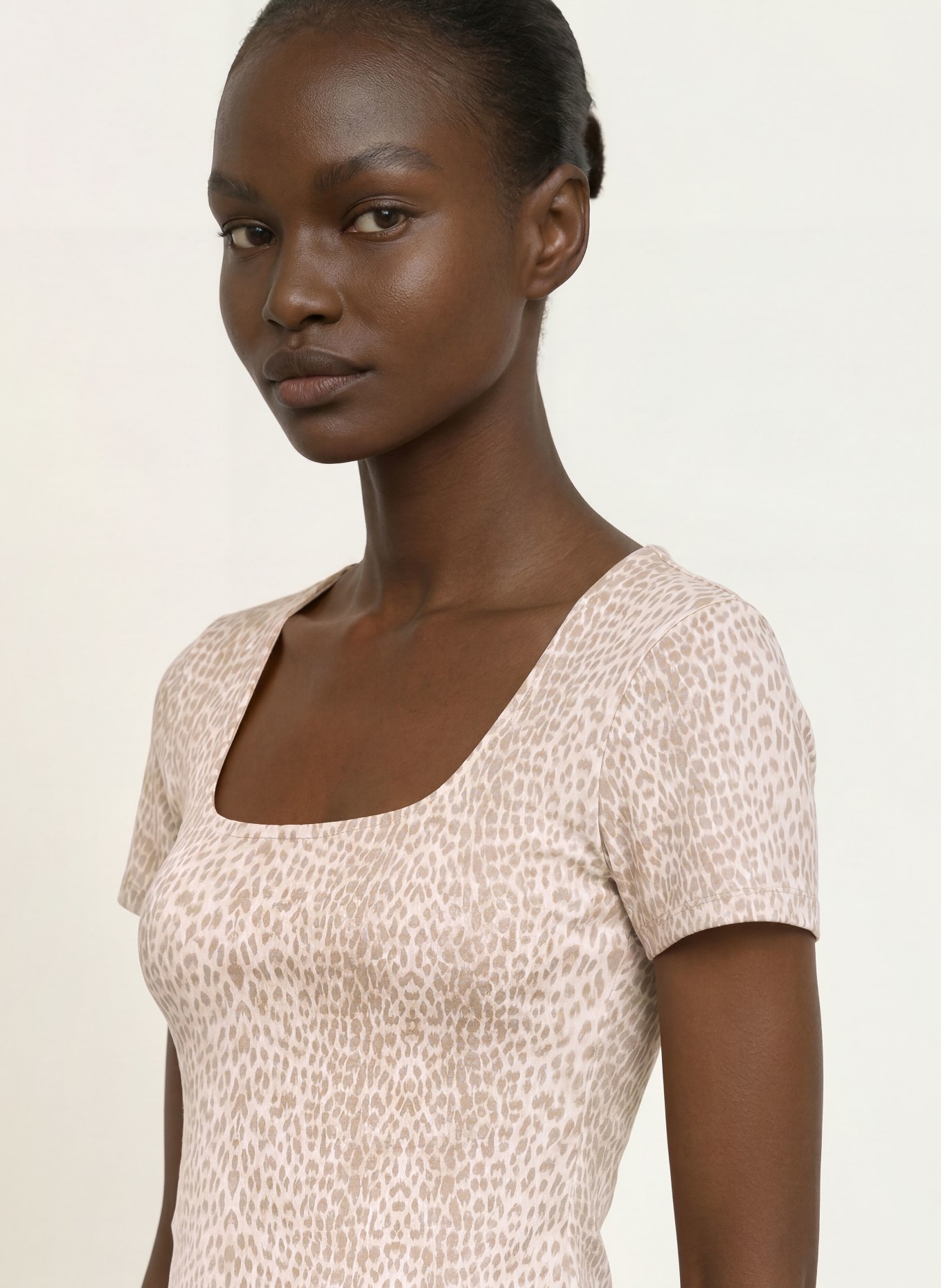 OH APRIL KALINA T-shirt: BEIGE / BROWN / TAUPE