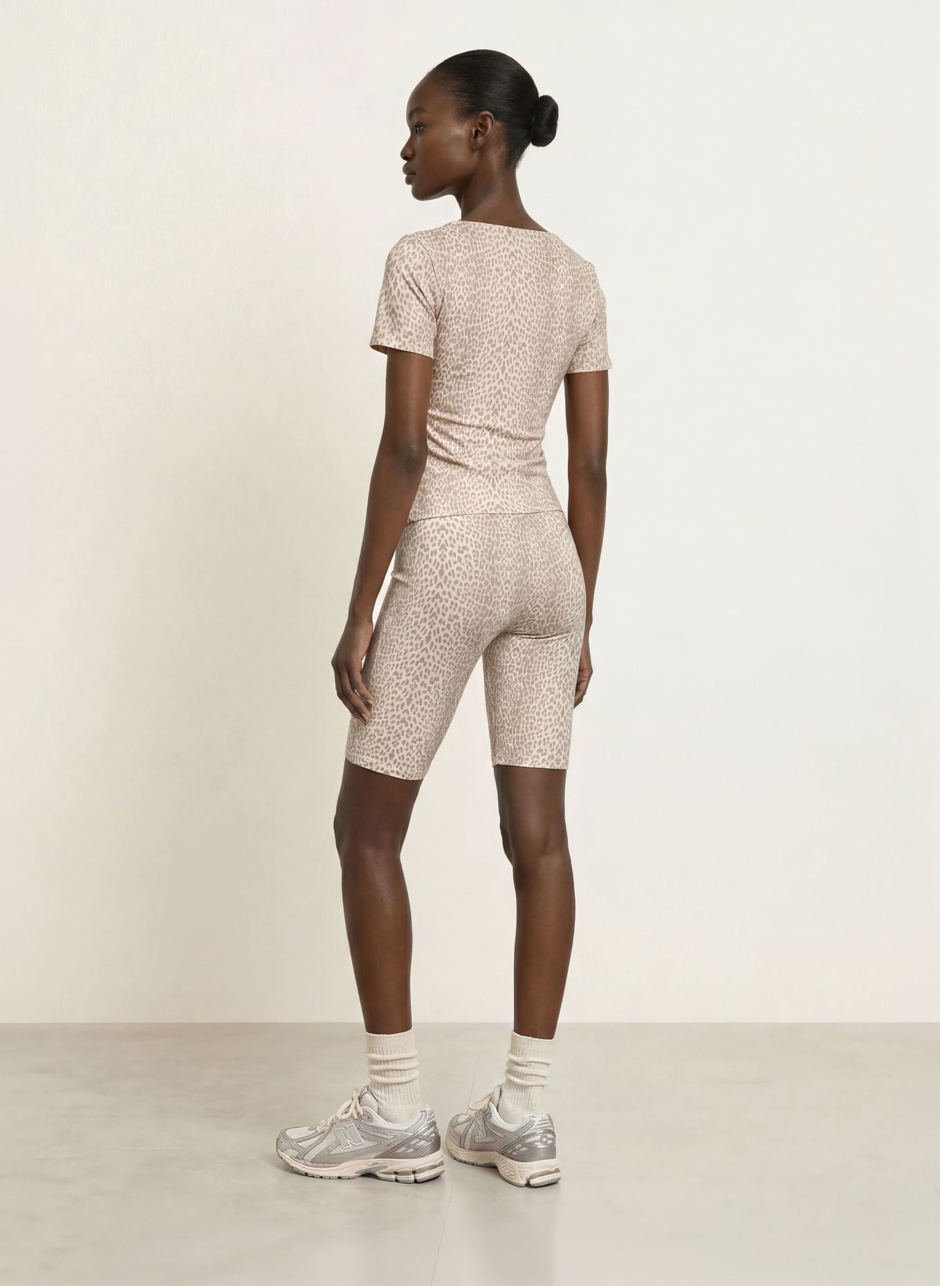 OH APRIL ROXIE Cycling Shorts: BEIGE / DARK BROWN / TAUPE