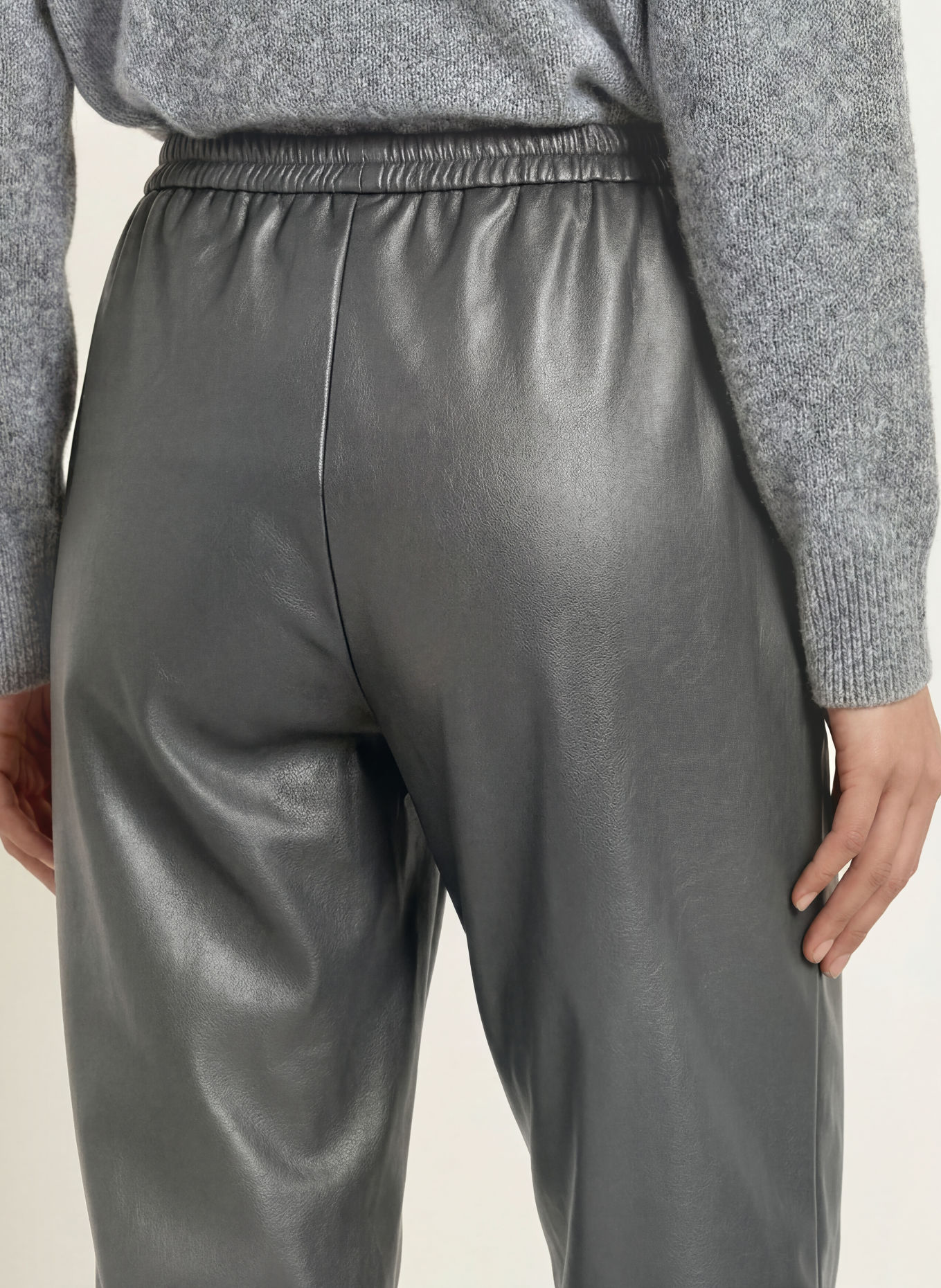 Joseph Ribkoff Leather-look trousers: GRAY