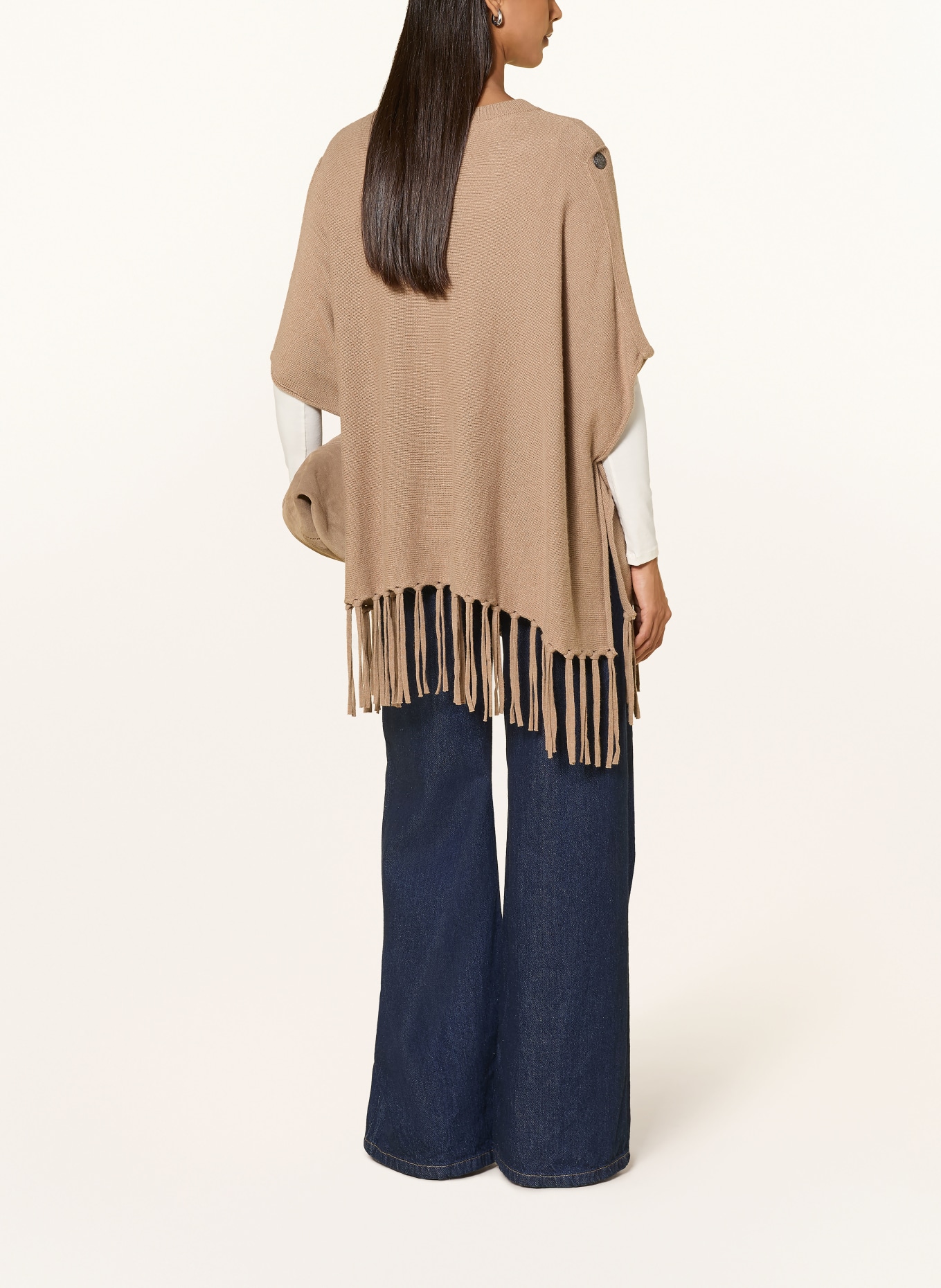 monari Poncho: BEJ