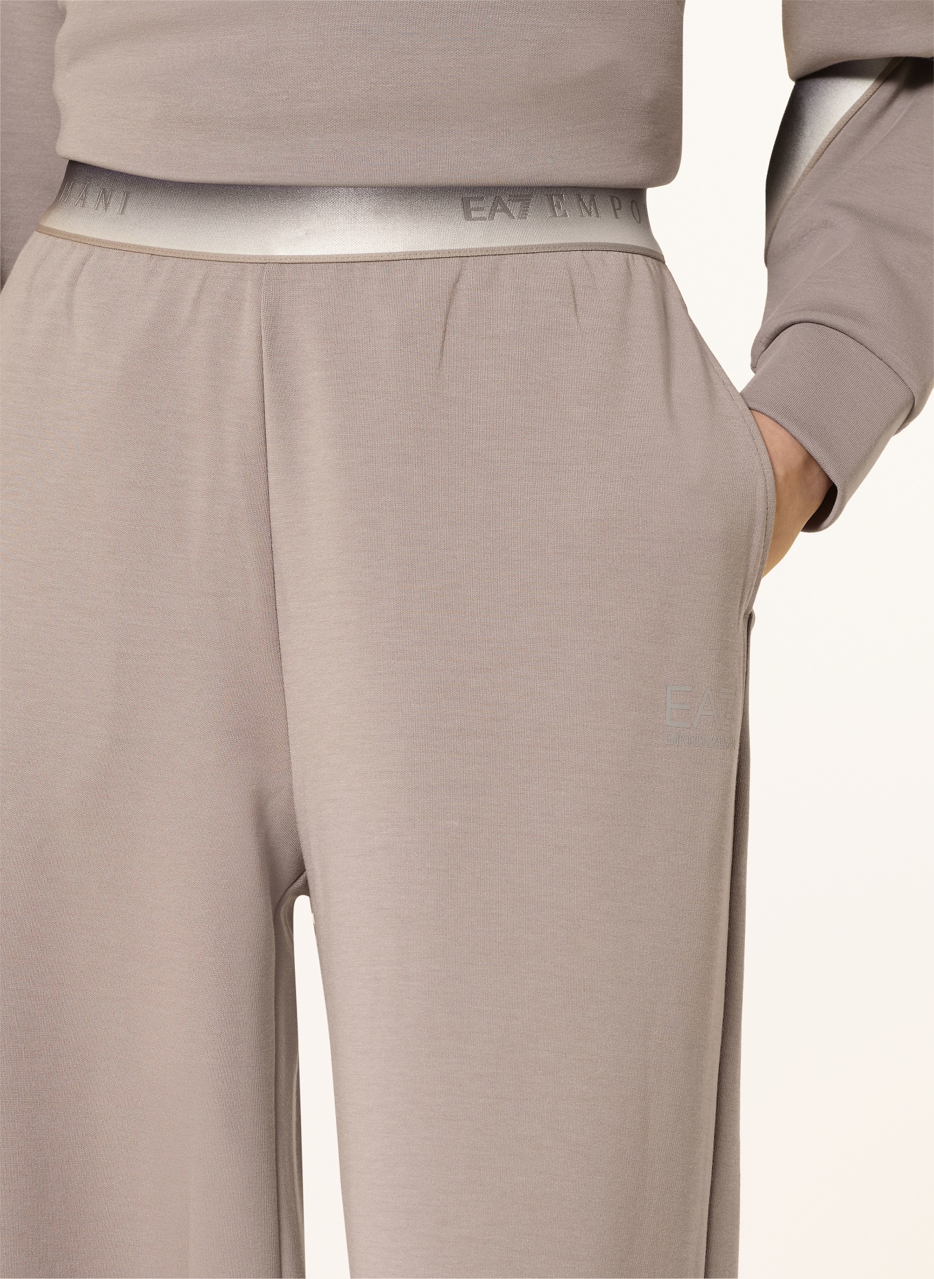 EA7 EMPORIO ARMANI Pantalon en molleton NATURAL VENTUS7: TAUPE