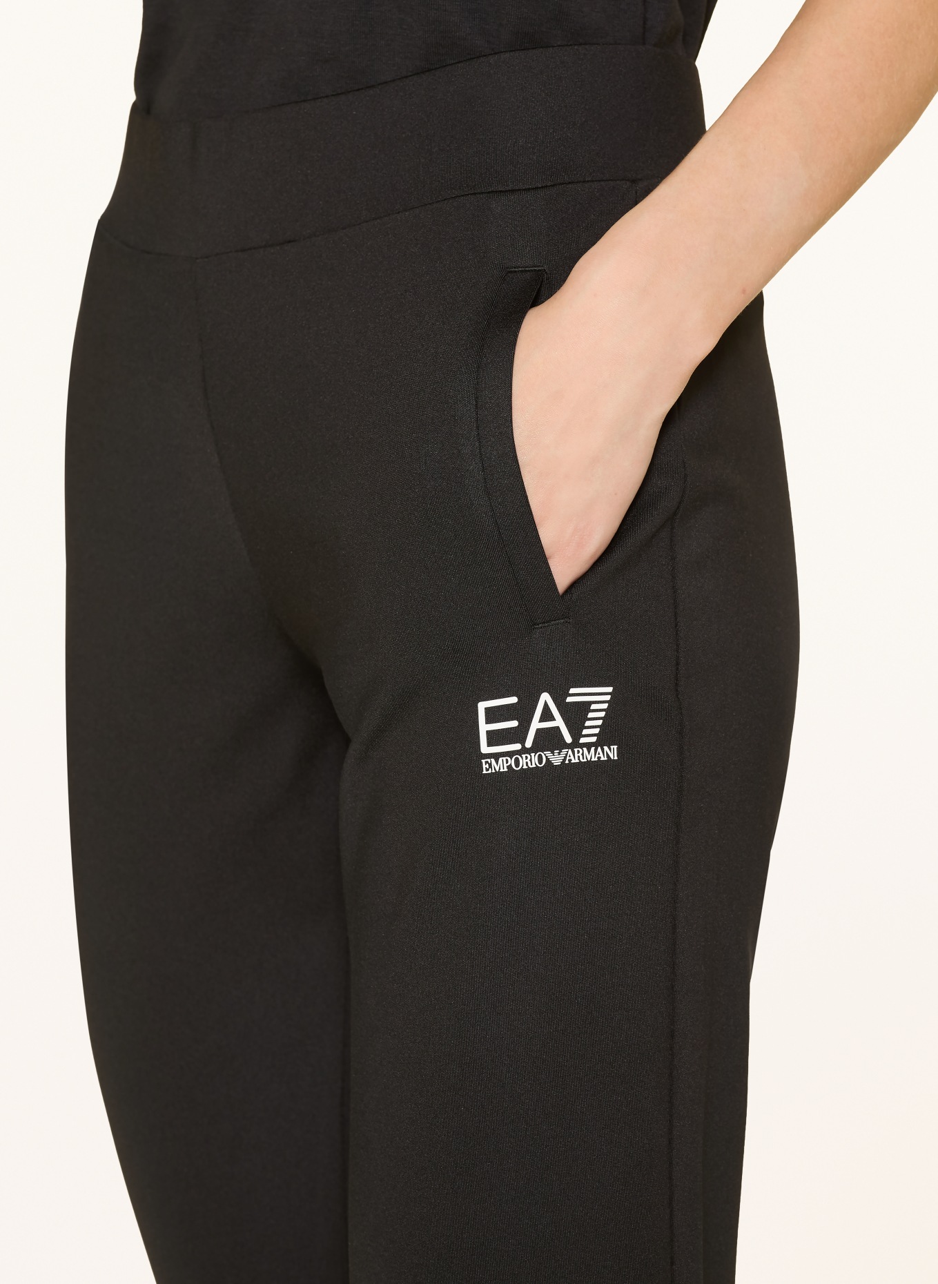 EA7 EMPORIO ARMANI Trainingsanzug: SCHWARZ