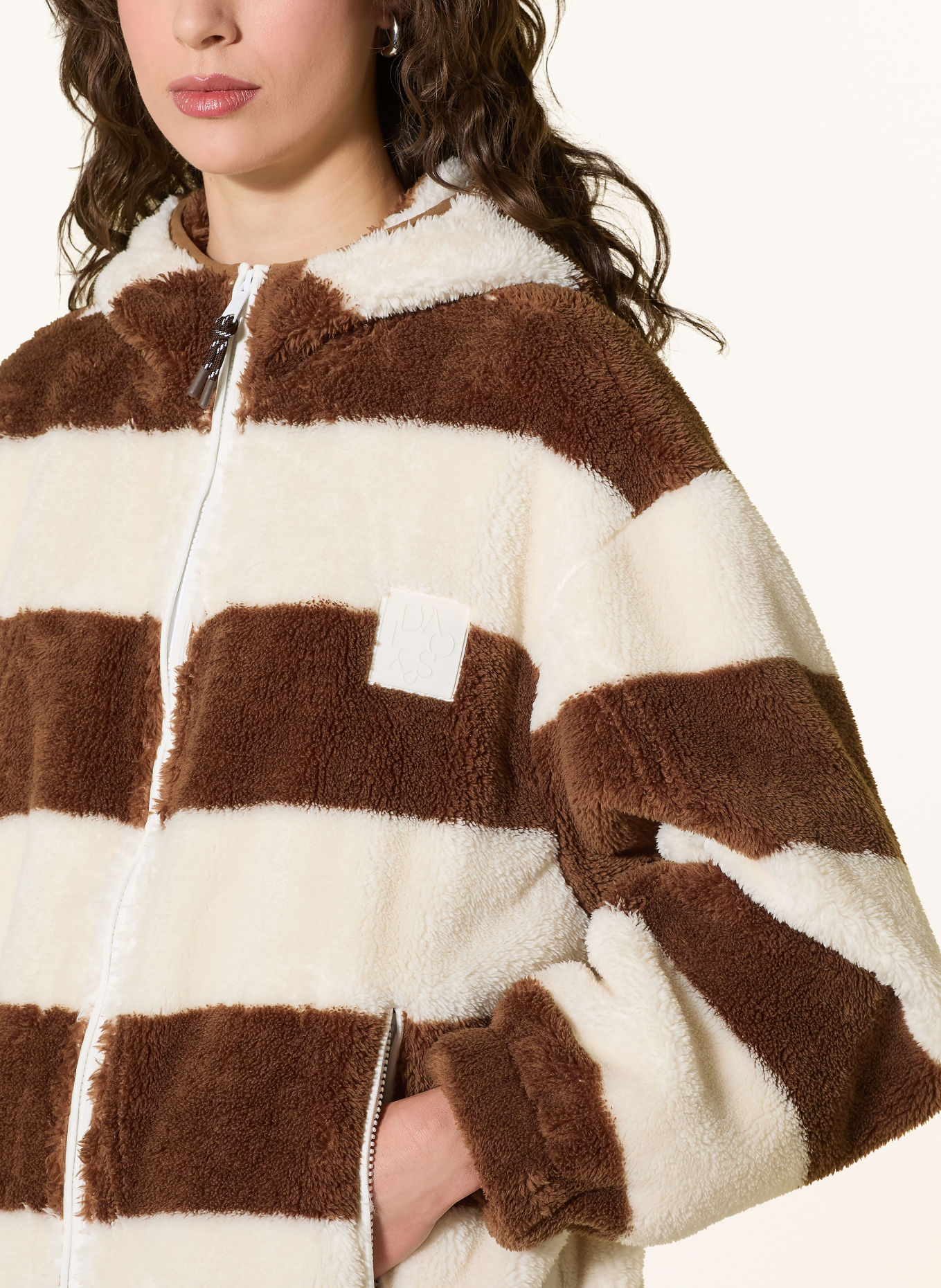 10DAYS Teddy fur jacket: WHITE / BROWN