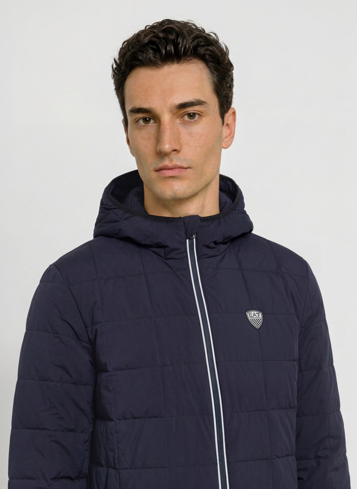 EA7 EMPORIO ARMANI Prošívaná bunda: TMAVĚ MODRÁ