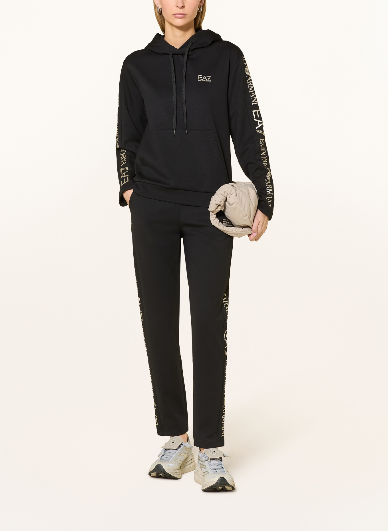 EA7 EMPORIO ARMANI Trainingsanzug: SCHWARZ / SILBER