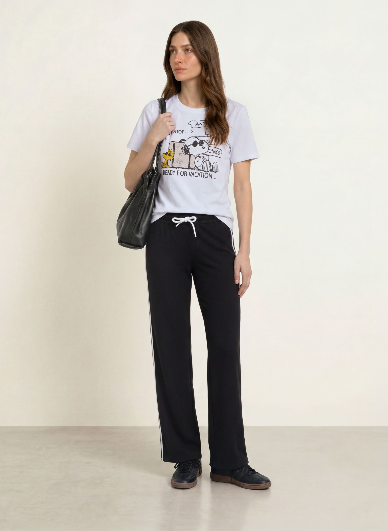 FrogBox T-shirt med strass: VIT / GUL / SVART