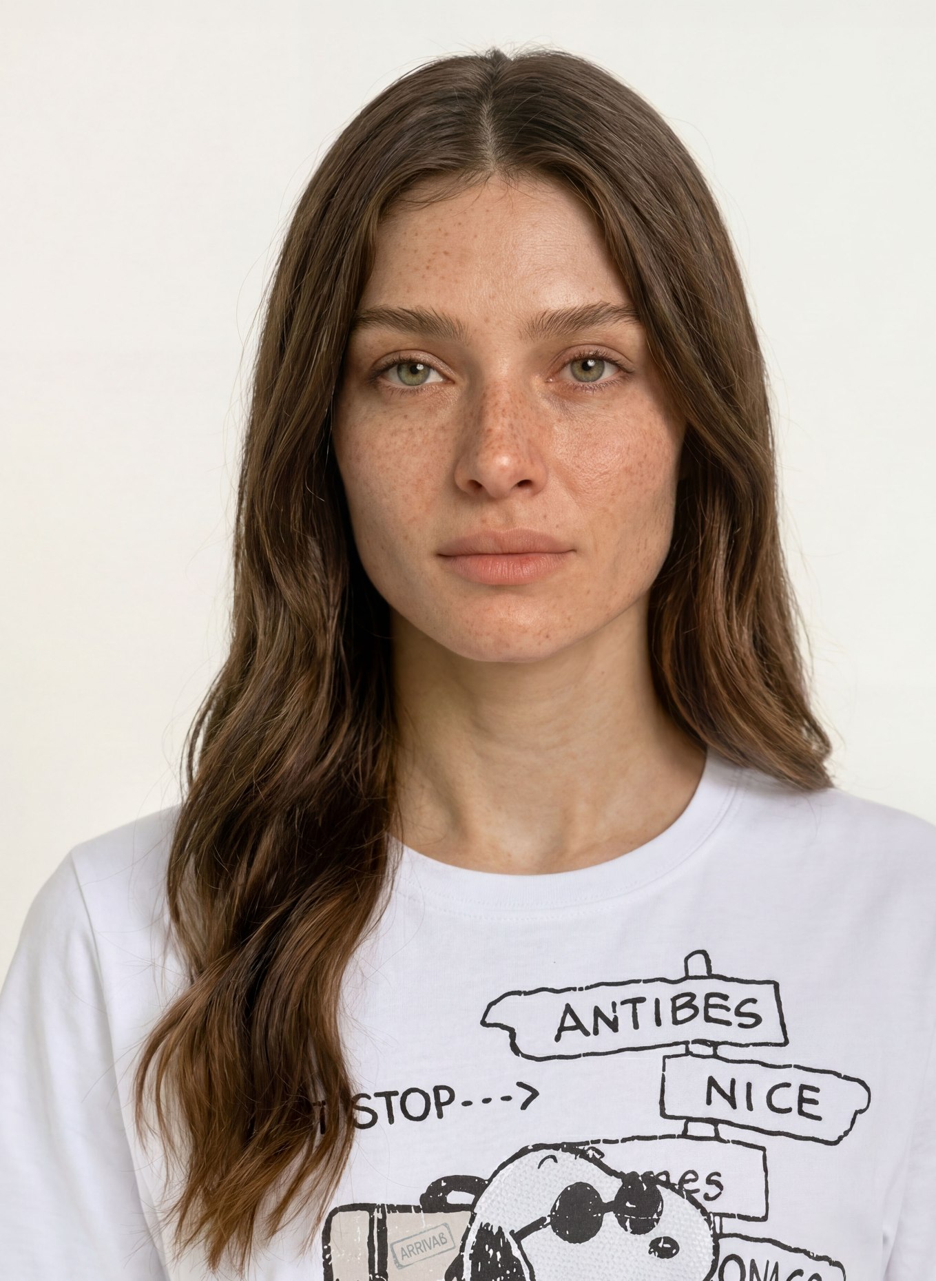 FrogBox T-shirt med strass: VIT / GUL / SVART