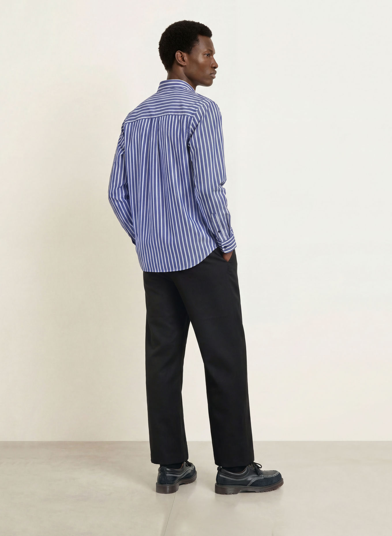 PROHIBITED Hemd Comfort Fit: BLAU / WEISS