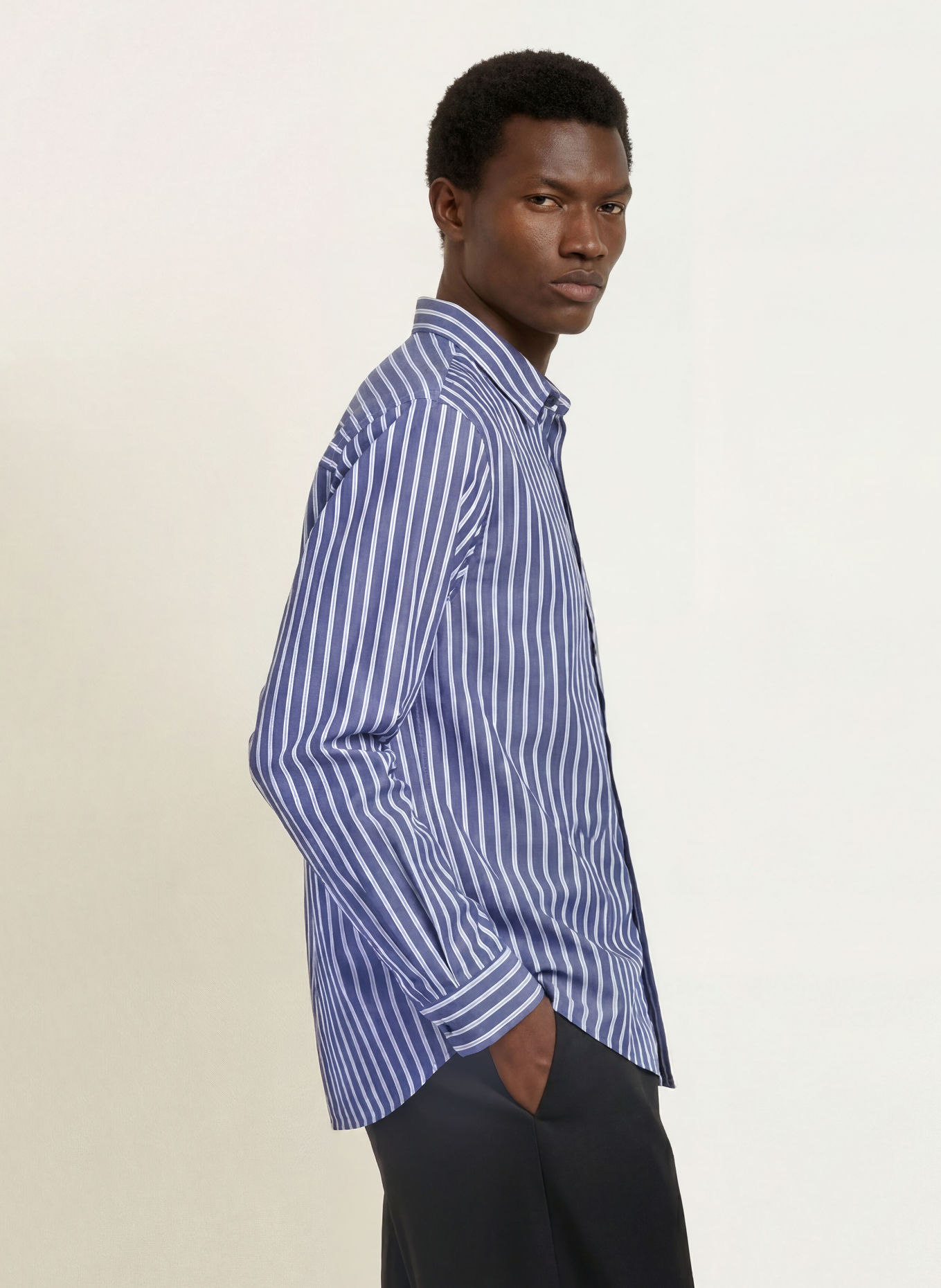 PROHIBITED Hemd Comfort Fit: BLAU / WEISS