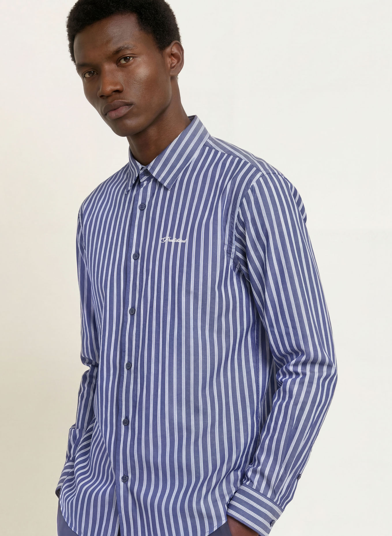 PROHIBITED Hemd Comfort Fit: BLAU / WEISS