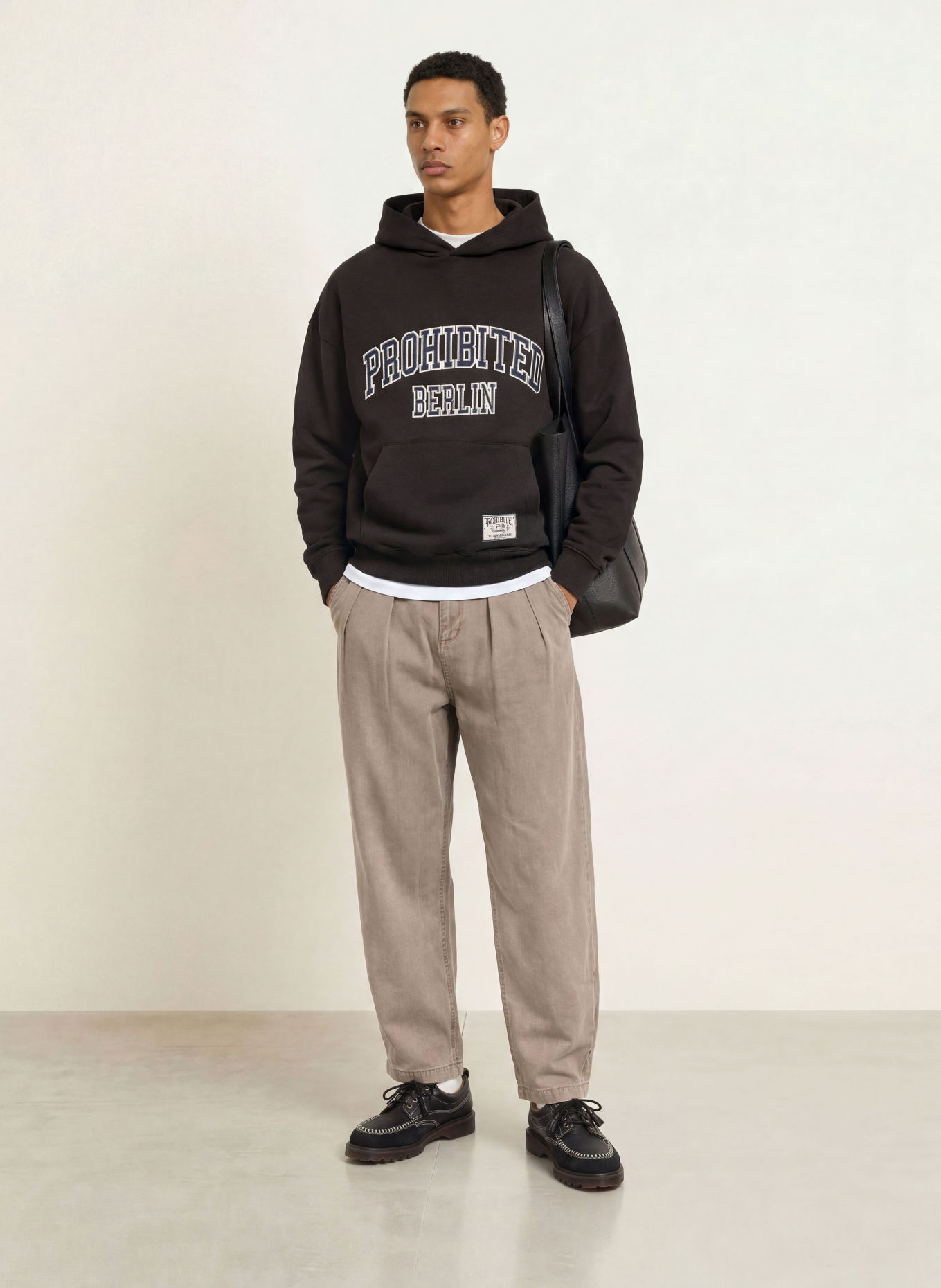 PROHIBITED Hoodie: SCHWARZ